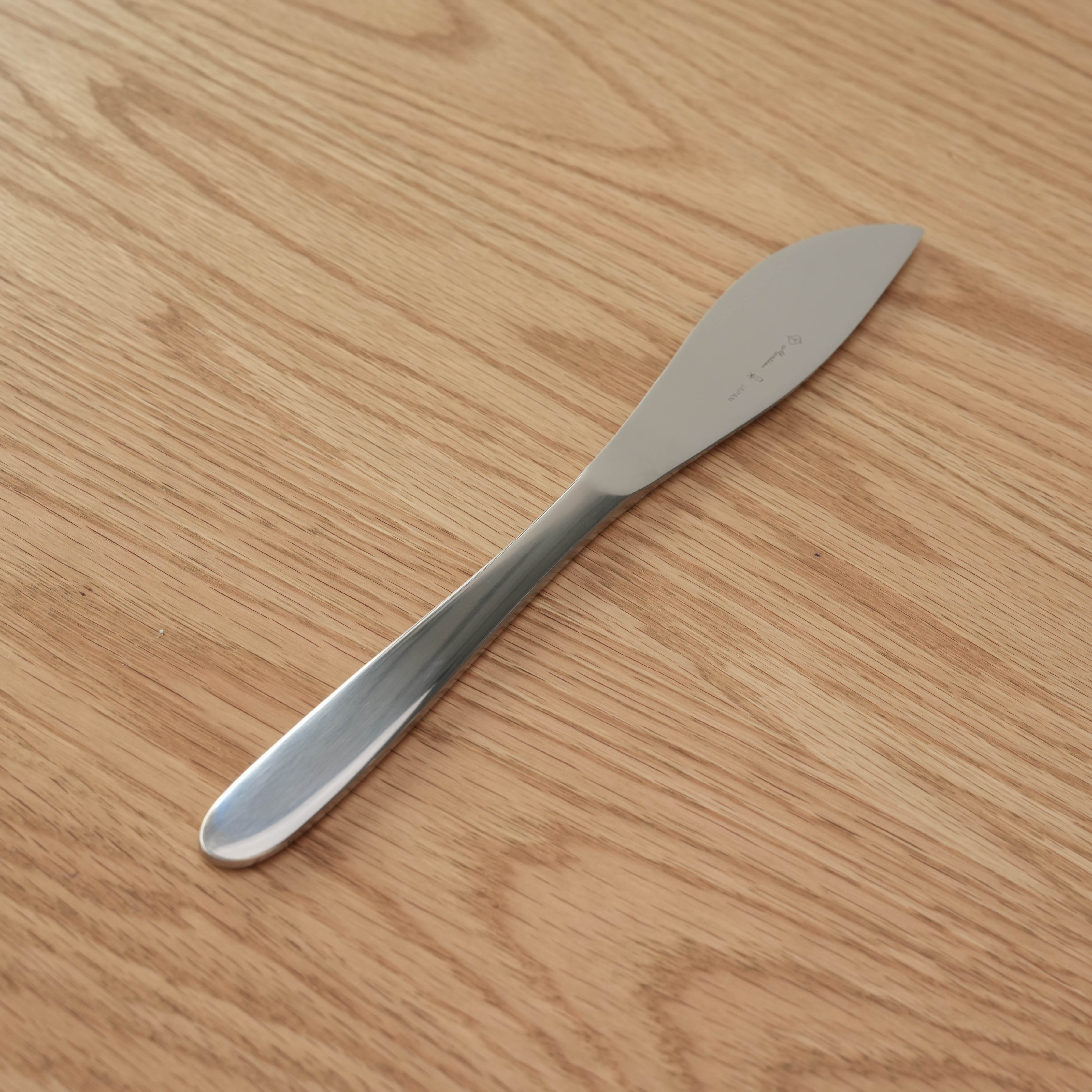 Sori Yanagi Table Knife - Stainless Steel | Dishwasher Safe. Sleek stainless steel knife with ergonomic handle, ideal for modern kitchen dining.