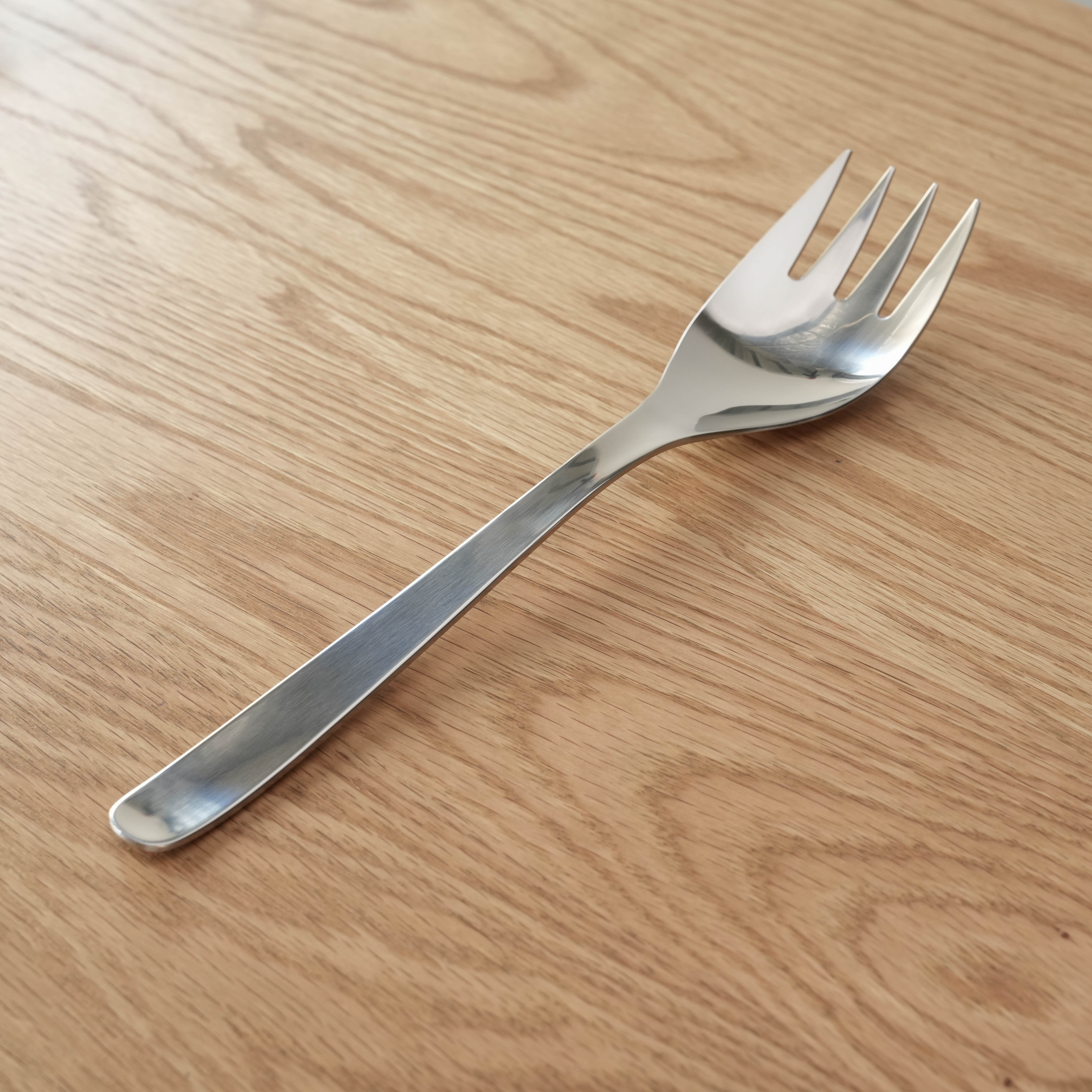 Sori Yanagi Serving Fork - Stainless Steel | Japan Design, 24.8cm utensil with sleek polished finish, ideal for modern kitchen serving needs.