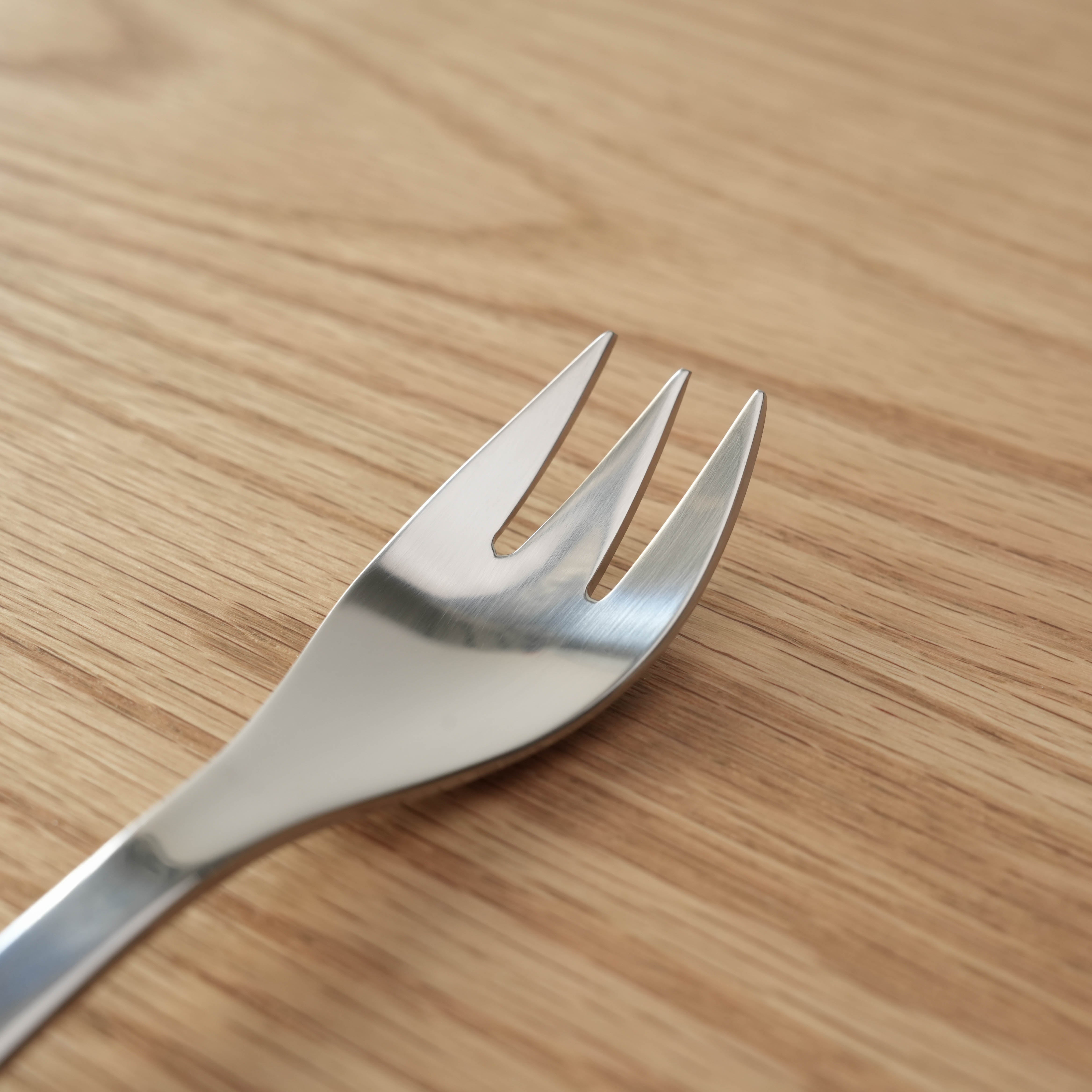 Sori Yanagi Fork - Stainless Steel | Japanese Design dessert fork with sleek, minimalist prongs. Ideal for modern table settings.