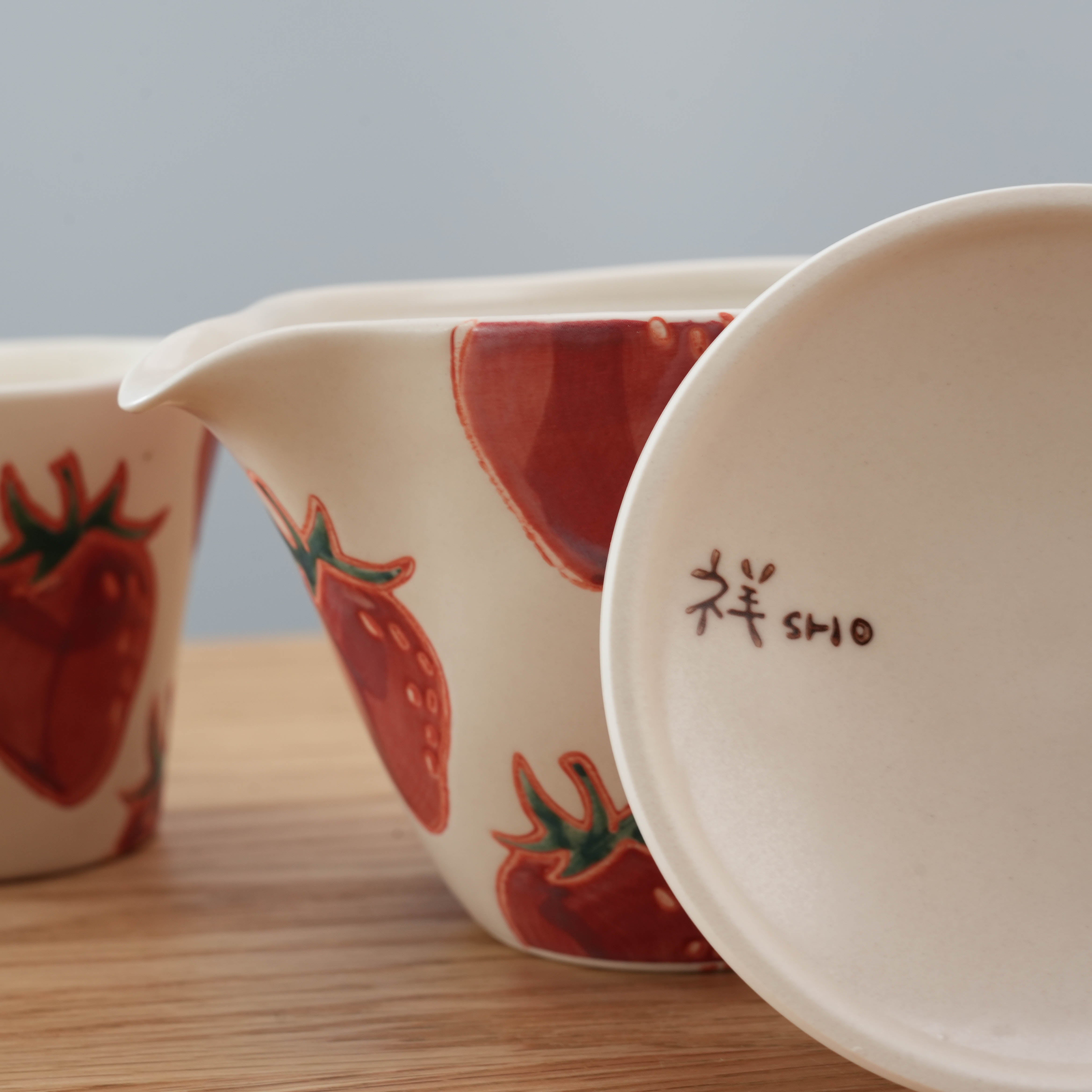Hasami Ware Fresh Art Tea Set - Strawberry