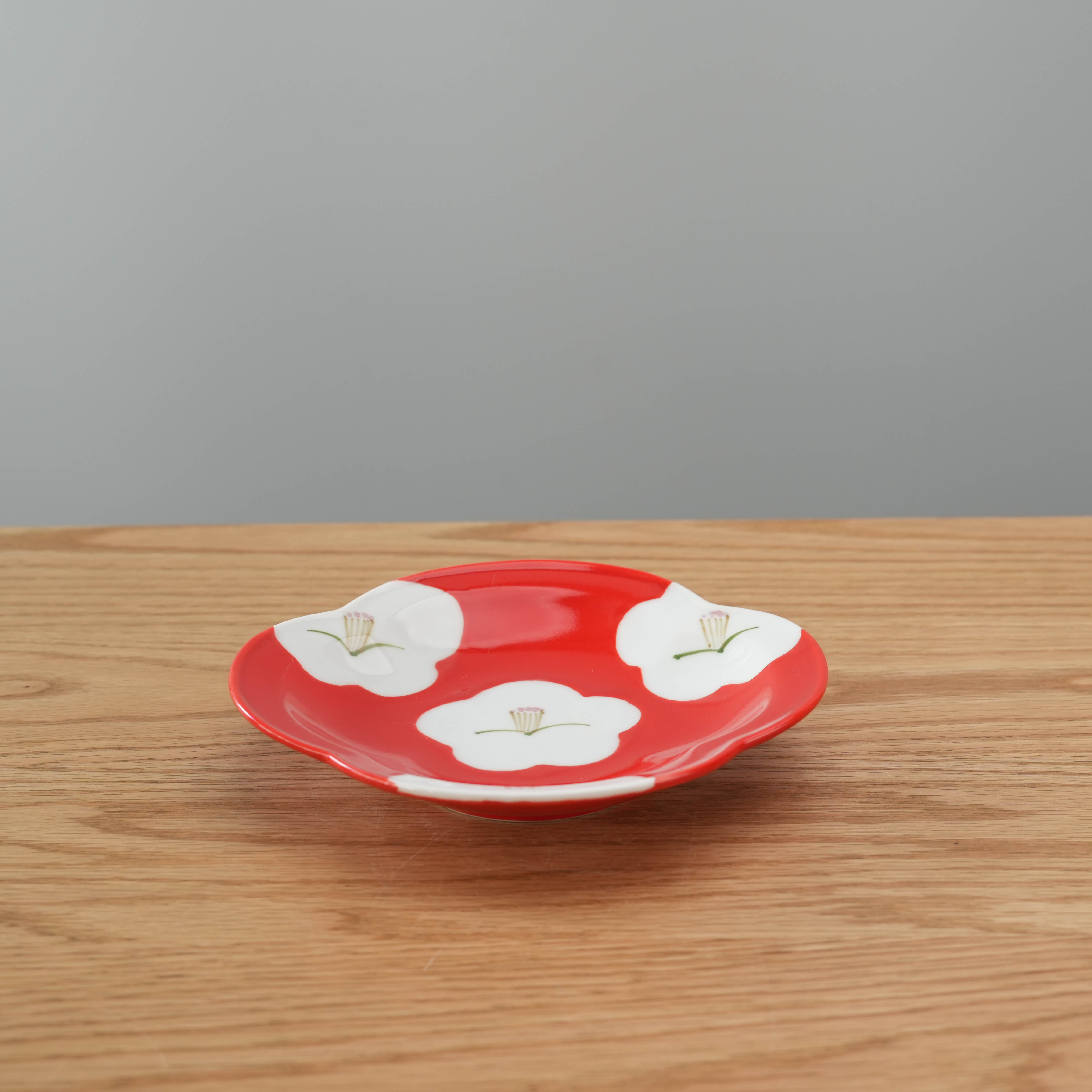 Artia Ware Plum Blossom Round Rim Plate
