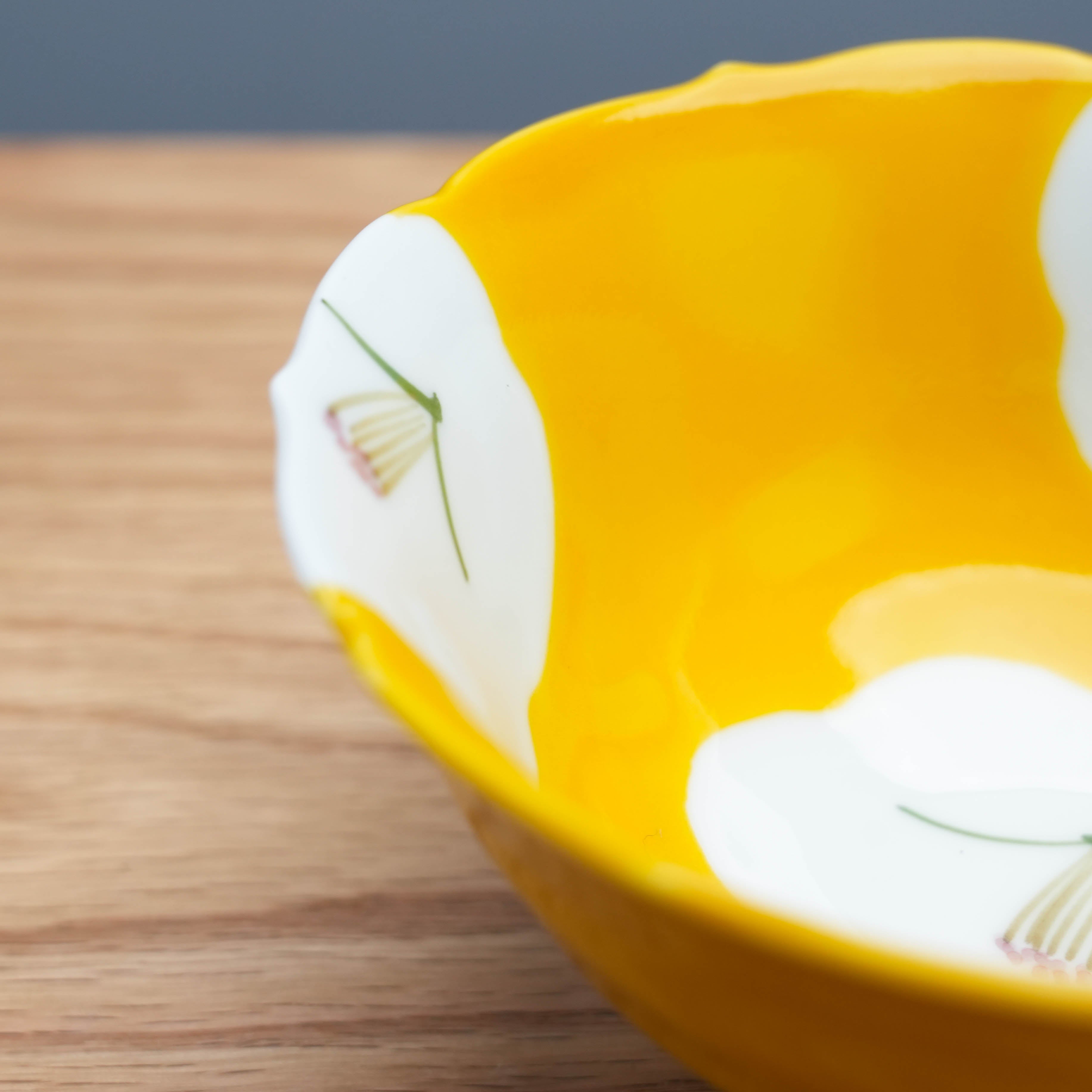 Artia Ware Plum Blossom Petal Rim Bowl