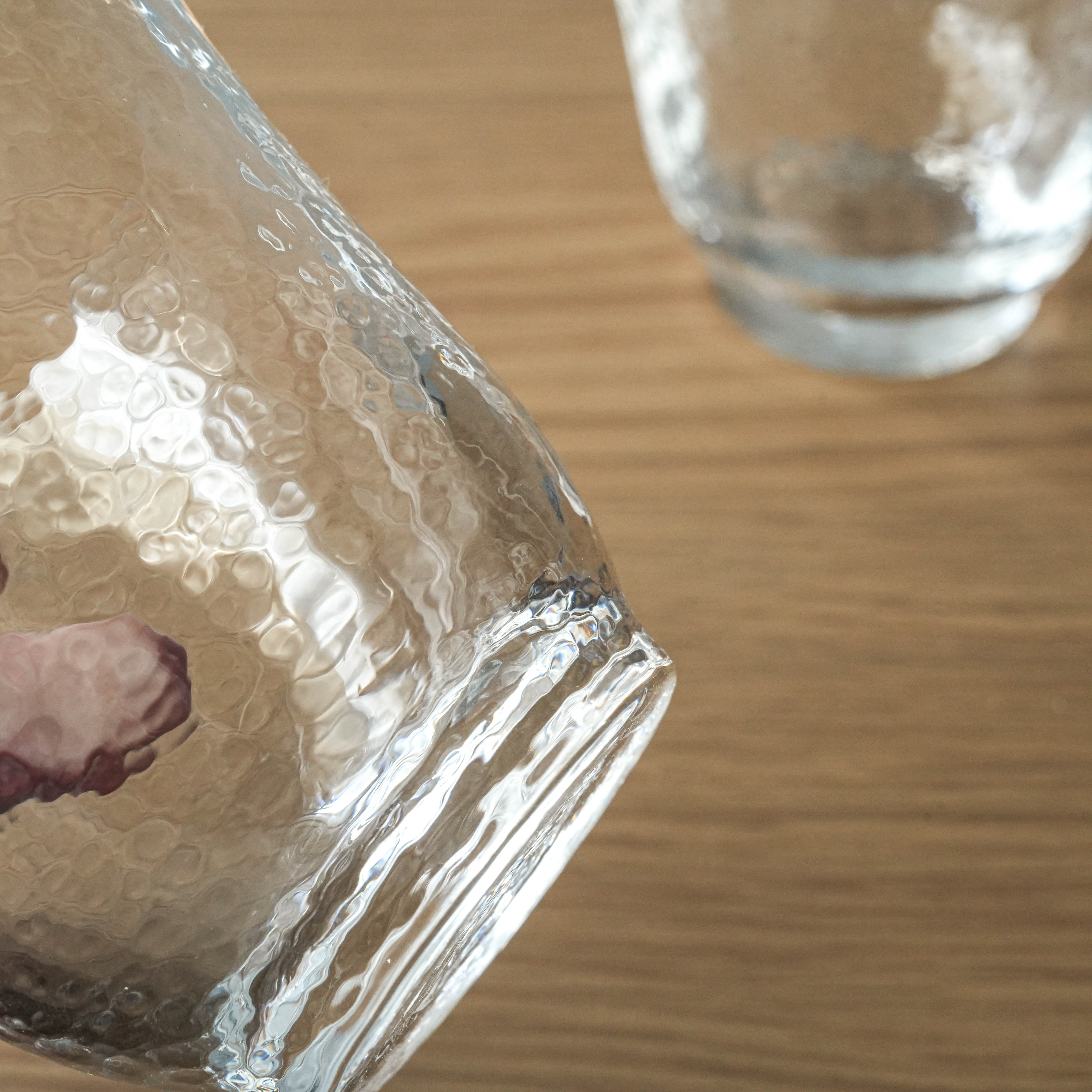 Detailed view of Toyo-Sasaki Crystal Glass - Japanese Crystal cold tea glass rim and base, emphasizing craftsmanship and durability.