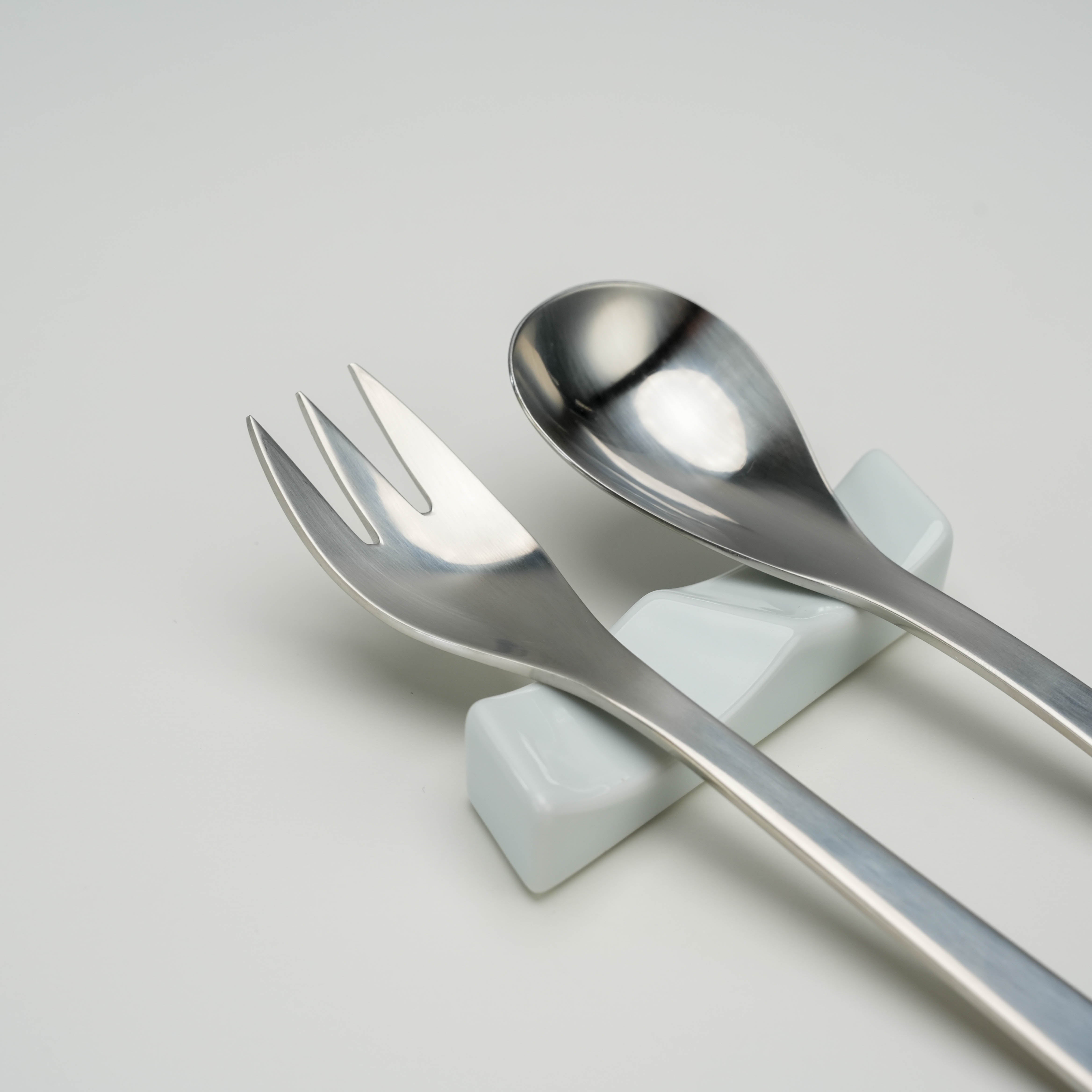 Hasami Ware Hakusan Double Crest Cutlery Rest