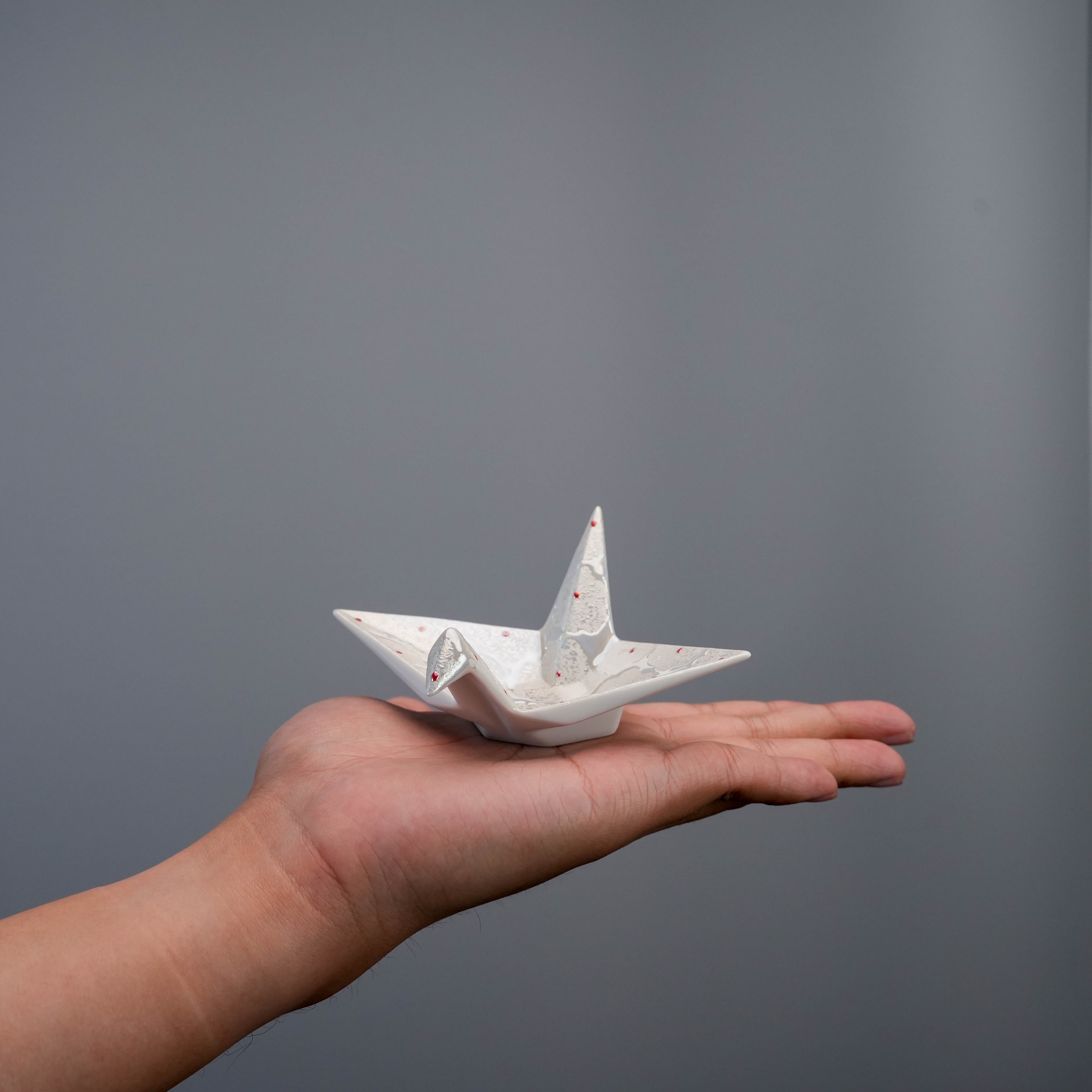 Arita Ware Nishiki White Flower Pearl Glaze Origami Crane Delicacy Dish