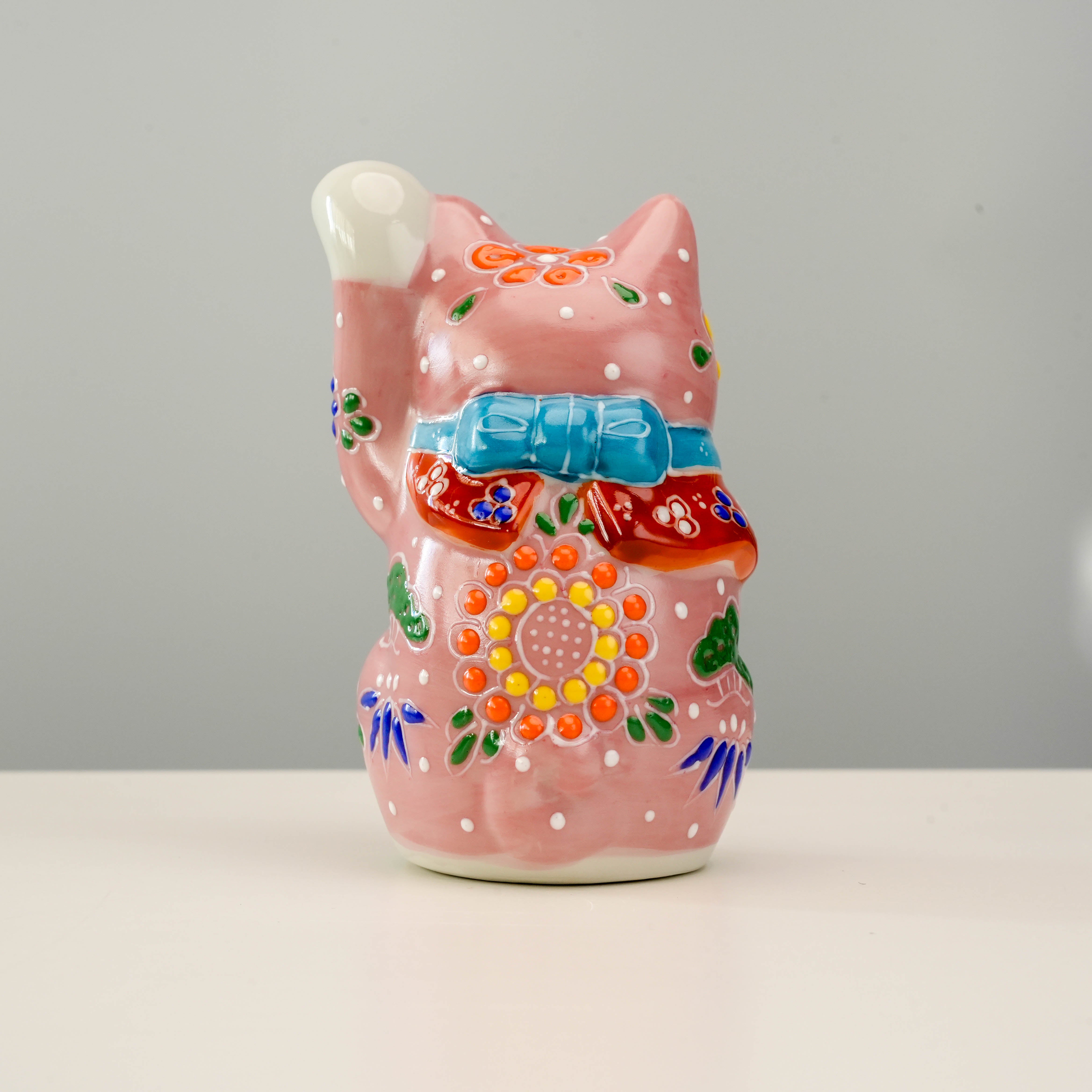 Kutani Ware Cat Ornament – Pink Floral