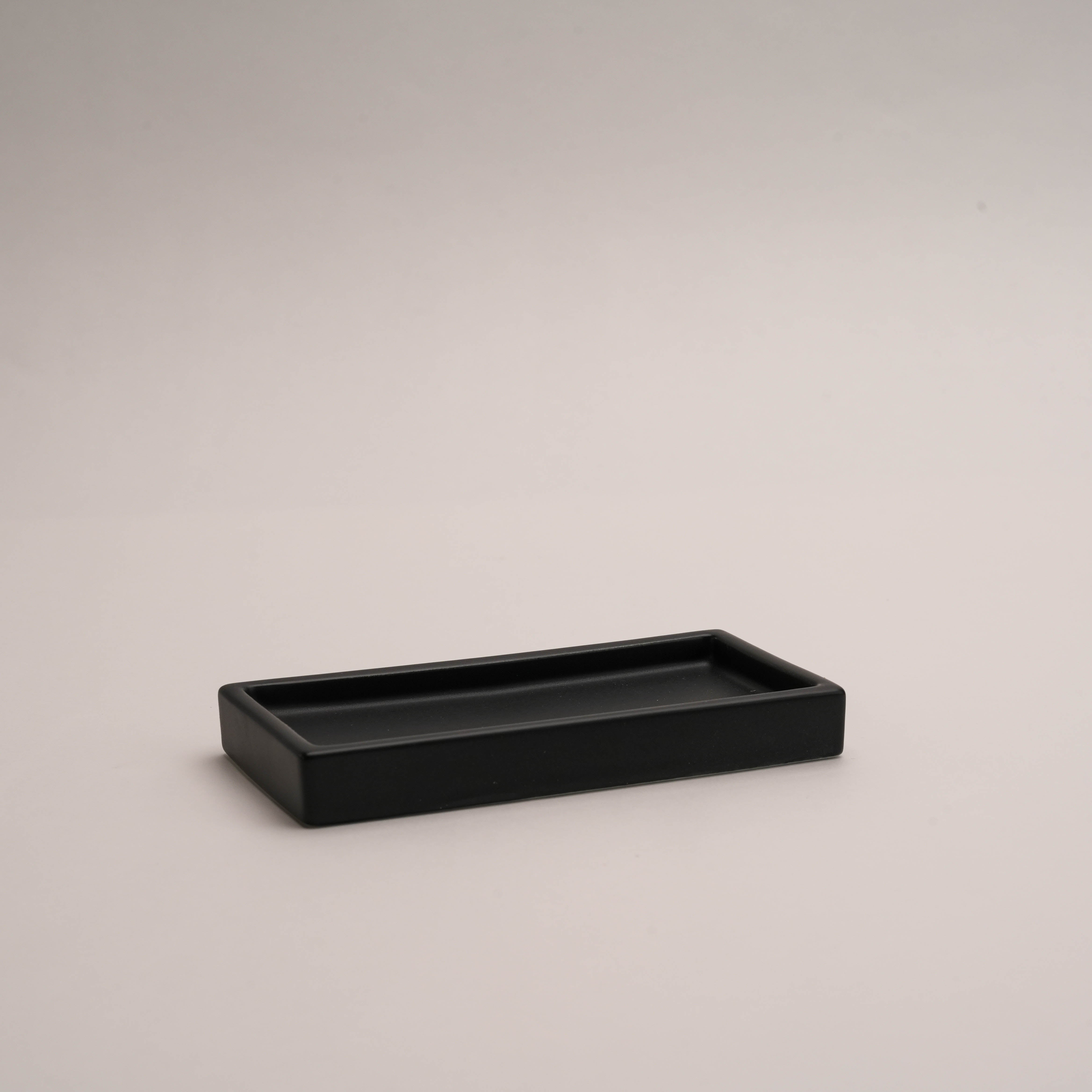 Shoyeido Incense Tray - Nagate in matte black finish, ideal for modern incense rituals. Sleek rectangular design fits minimalist decor.