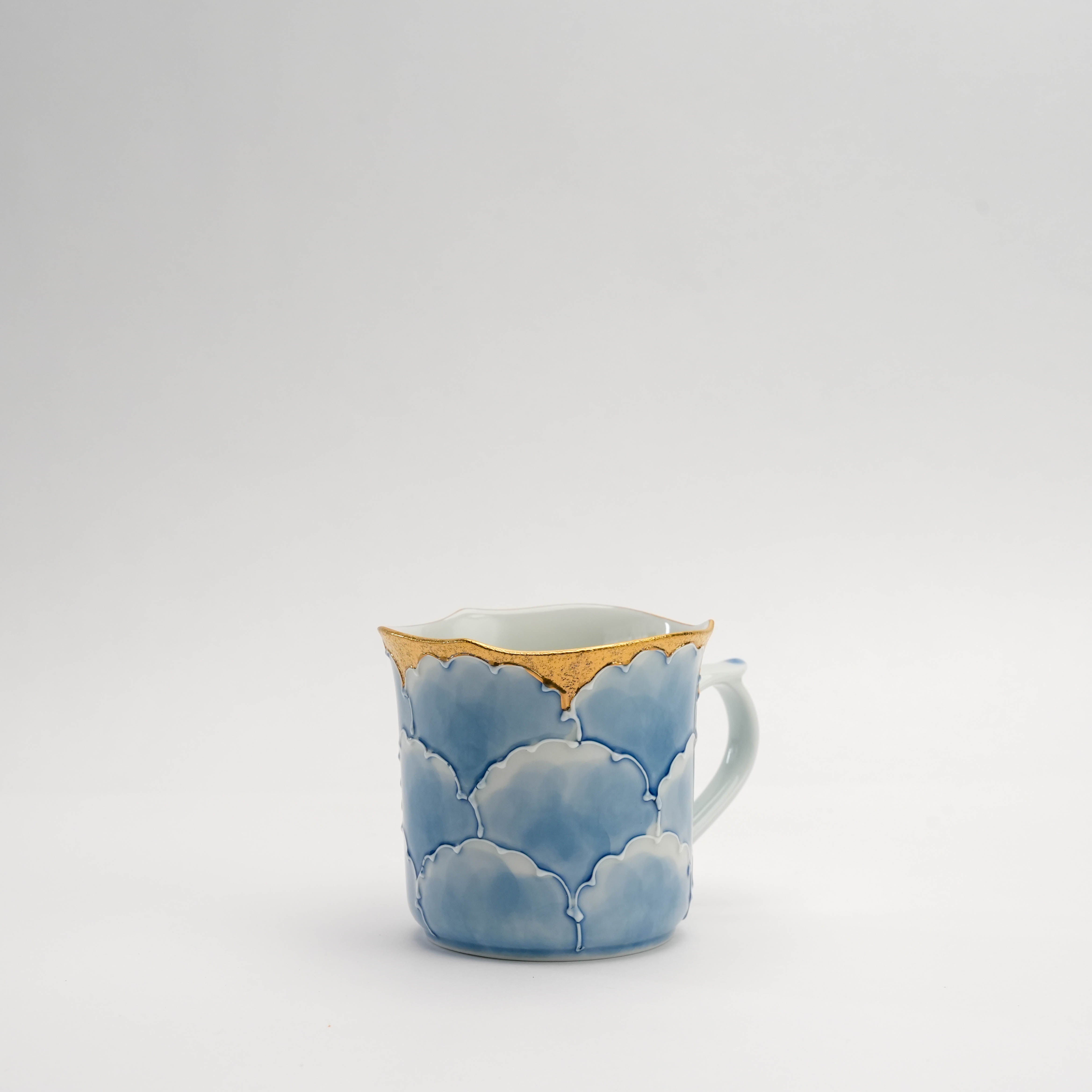 Arita Ware Gold Peony Handle Mug