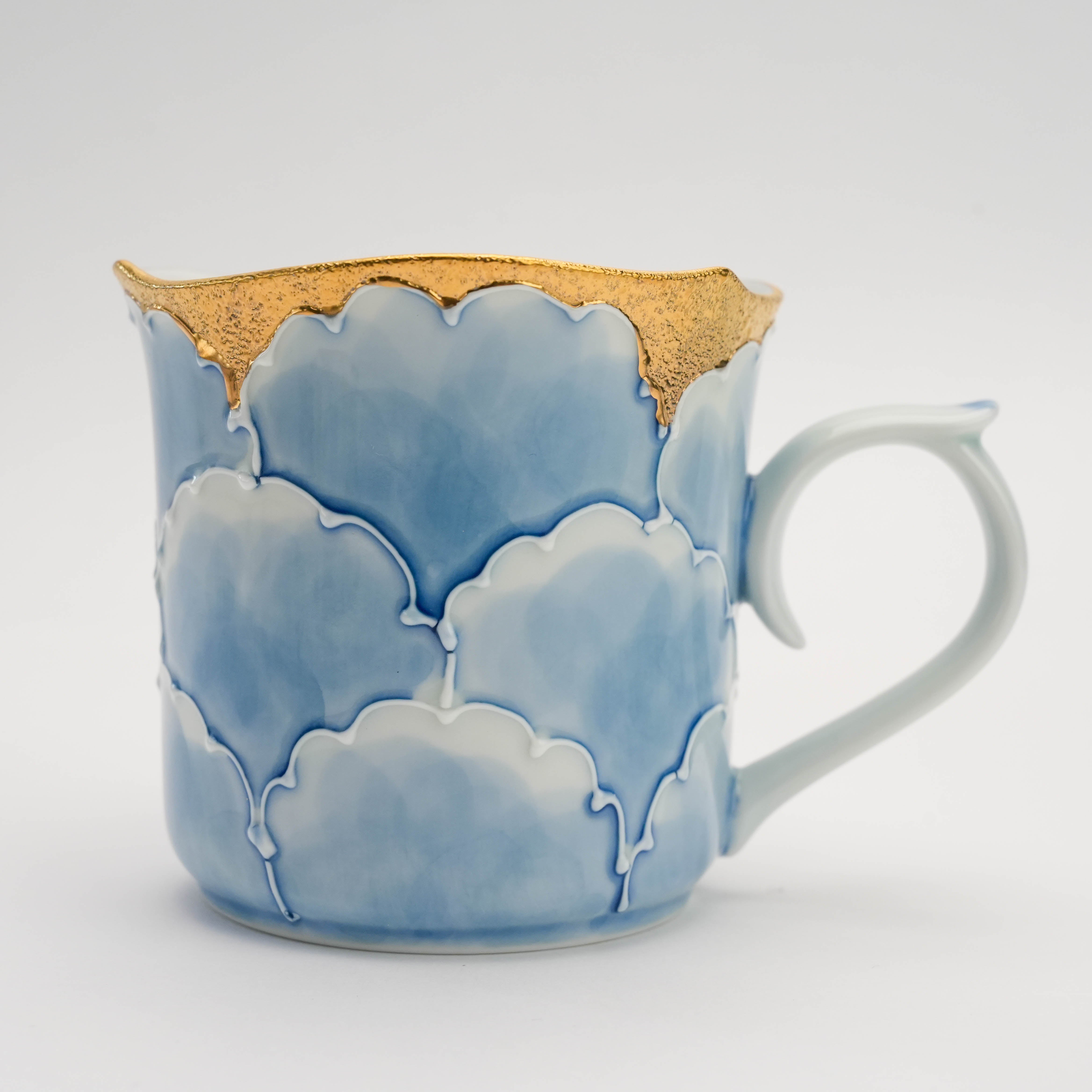 Arita Ware Gold Peony Handle Mug