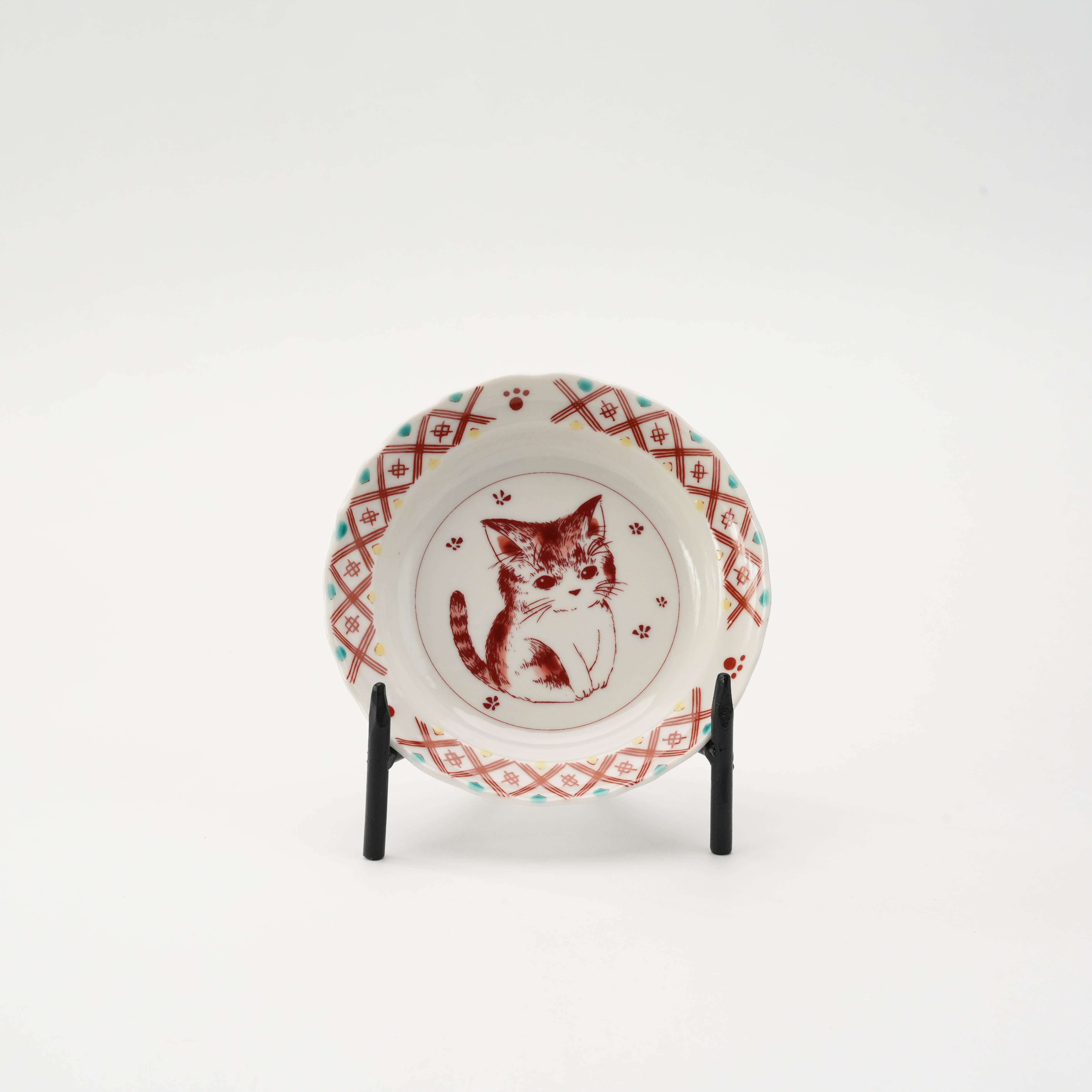 Kutani Ware Cat Mini Set-Small Plate Set plate featuring a sitting kitten design in red with decorative rim, ideal for sauces or sweets.