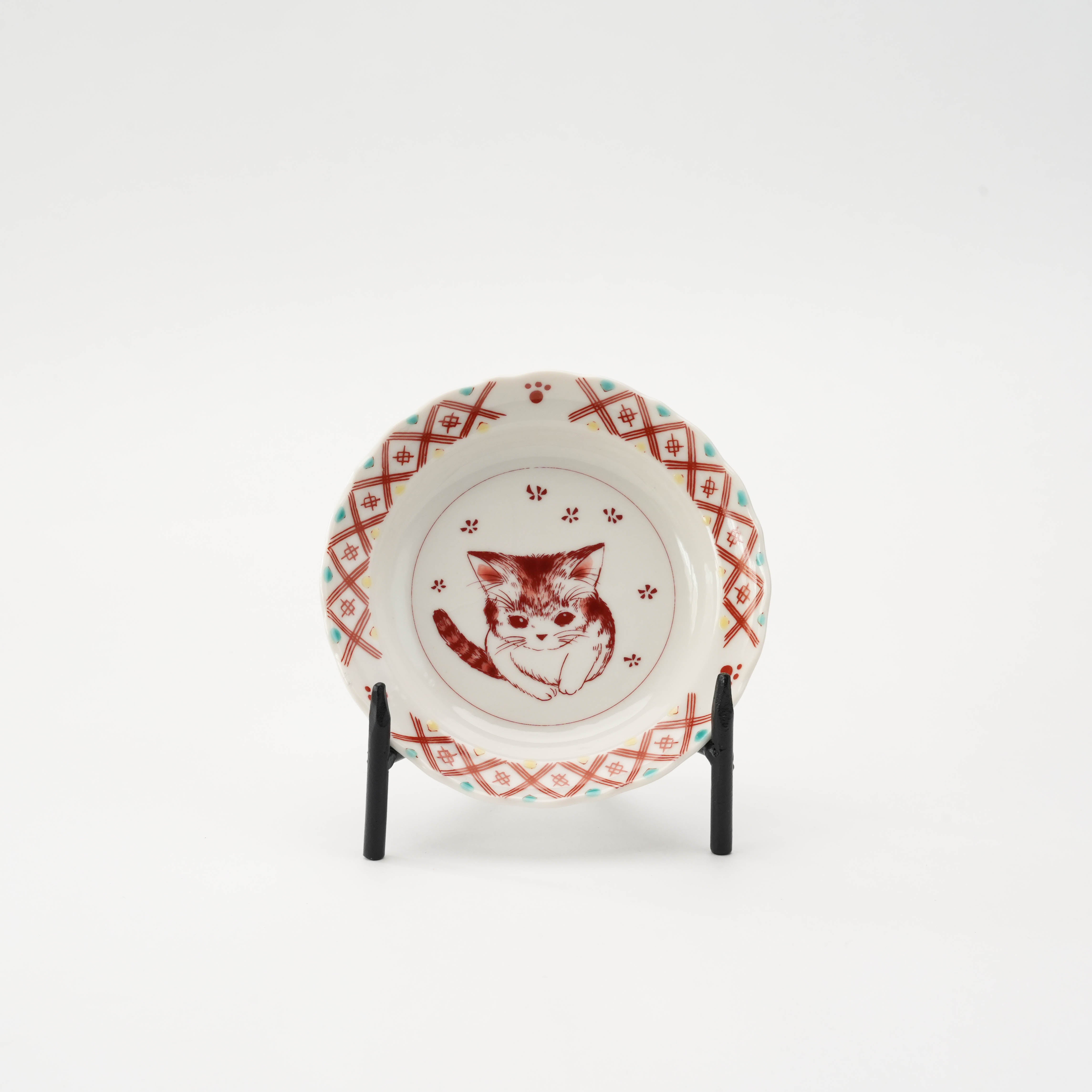 Porcelain plate from Kutani Ware Cat Mini Set-Small Plate Set with a playful kitten illustration and red patterned edge, great for condiments.