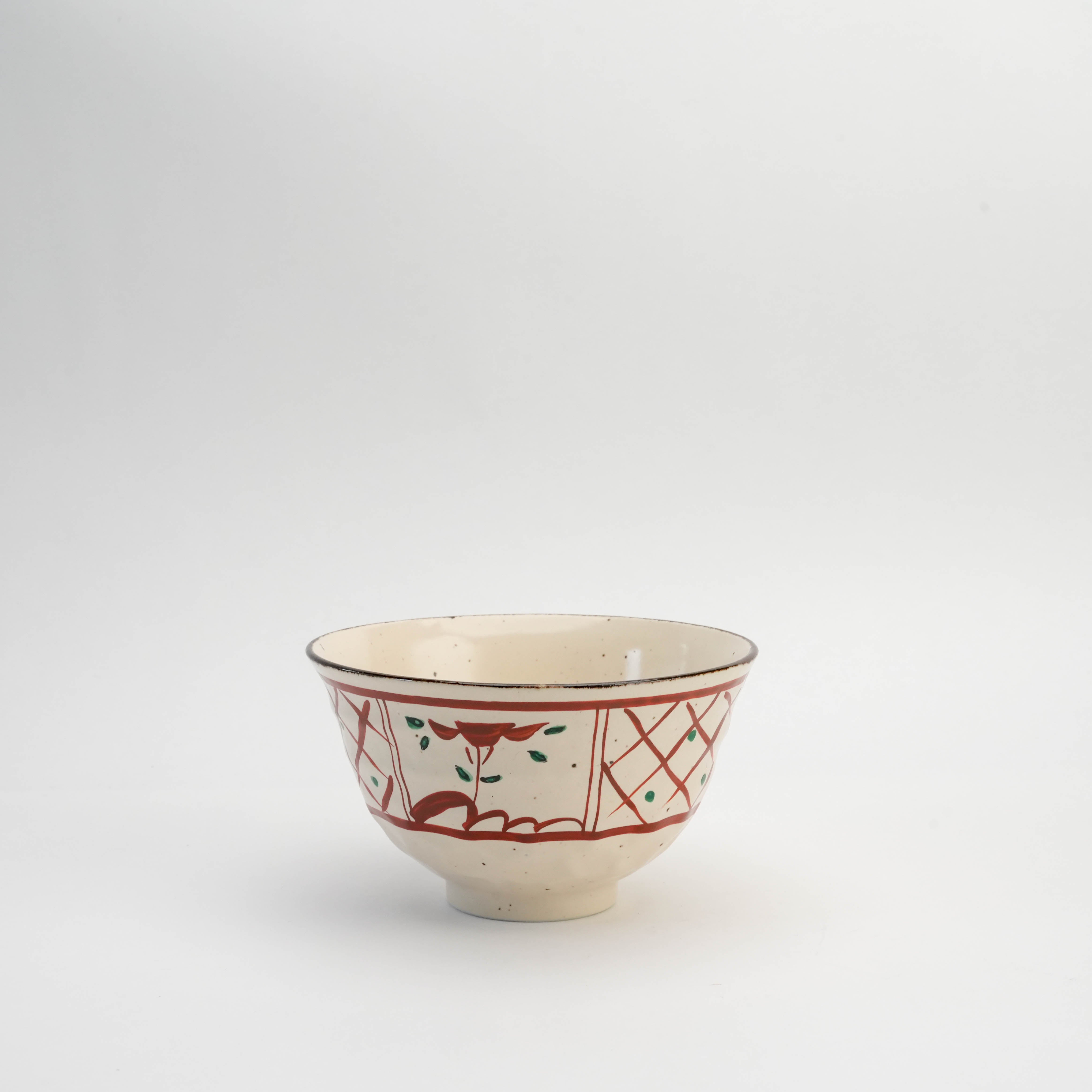 Mino Ware Lattice Bowl - Hand-Painted Japanese Donburi Bowl with red floral and lattice design, ideal for noodles, rice, or soup.