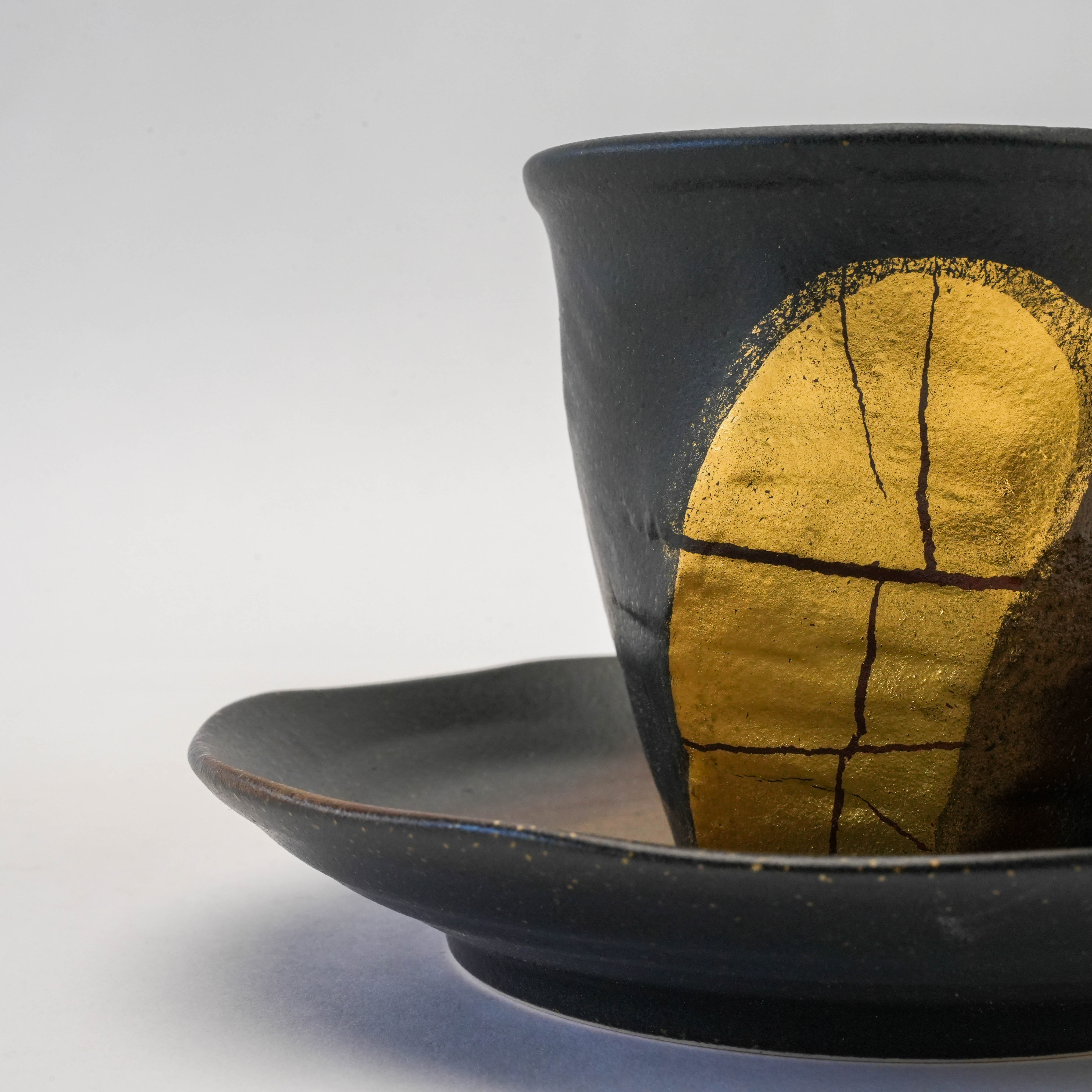 Kutani Ware Coffee Cup & Saucer – Gold Leaf Design