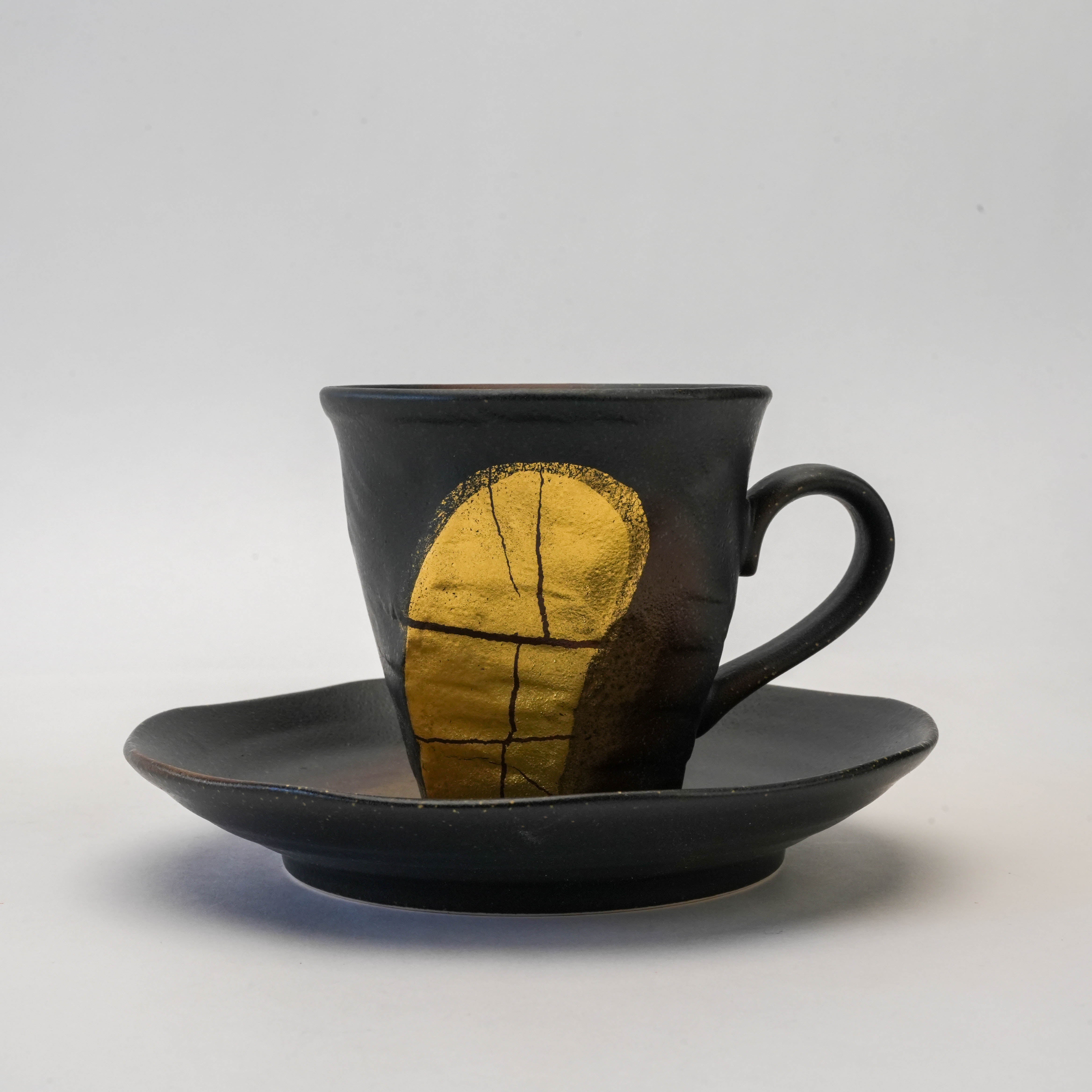 Kutani Ware Coffee Cup & Saucer – Gold Leaf Design