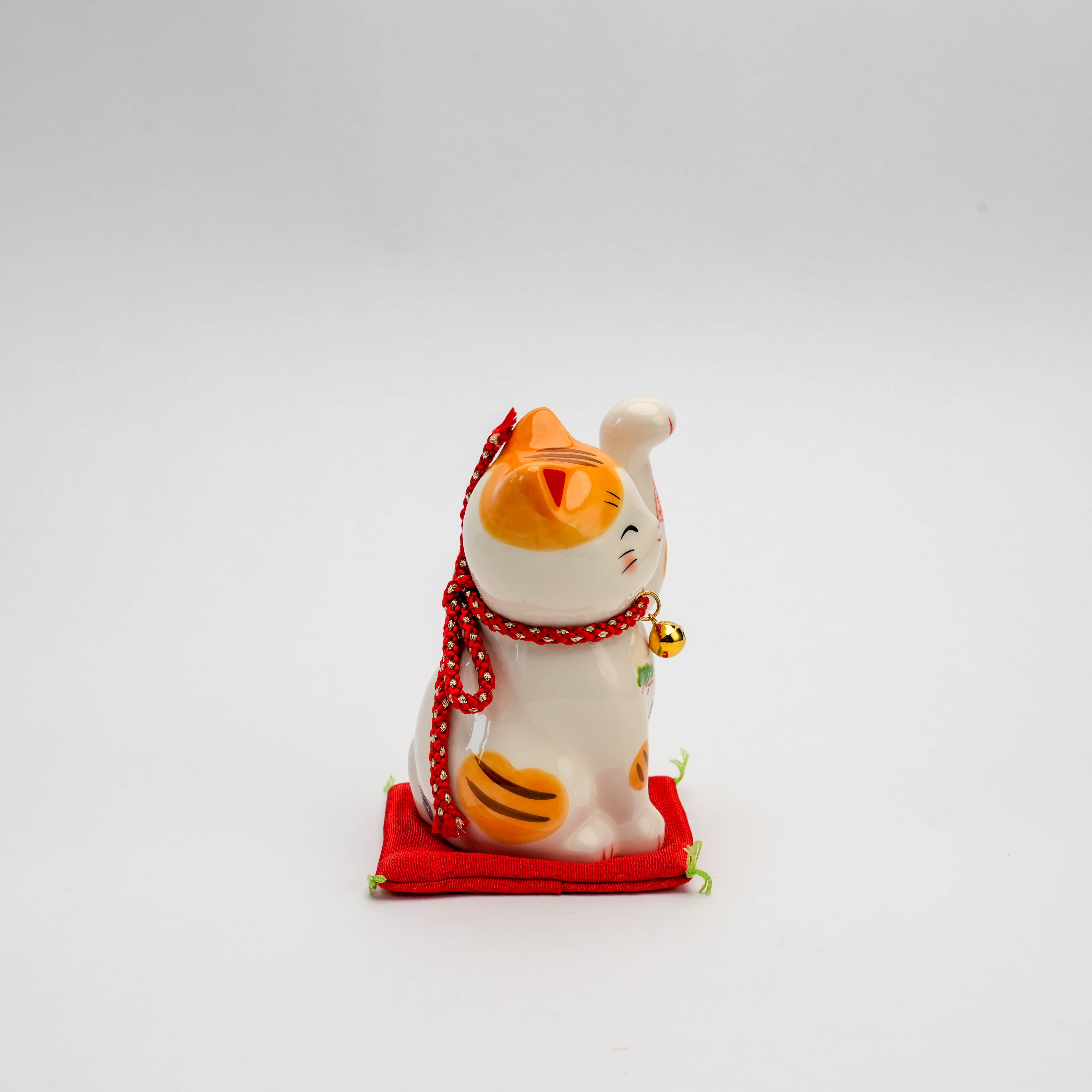 Yakushigama Healthy Longevity Beckoning Cat