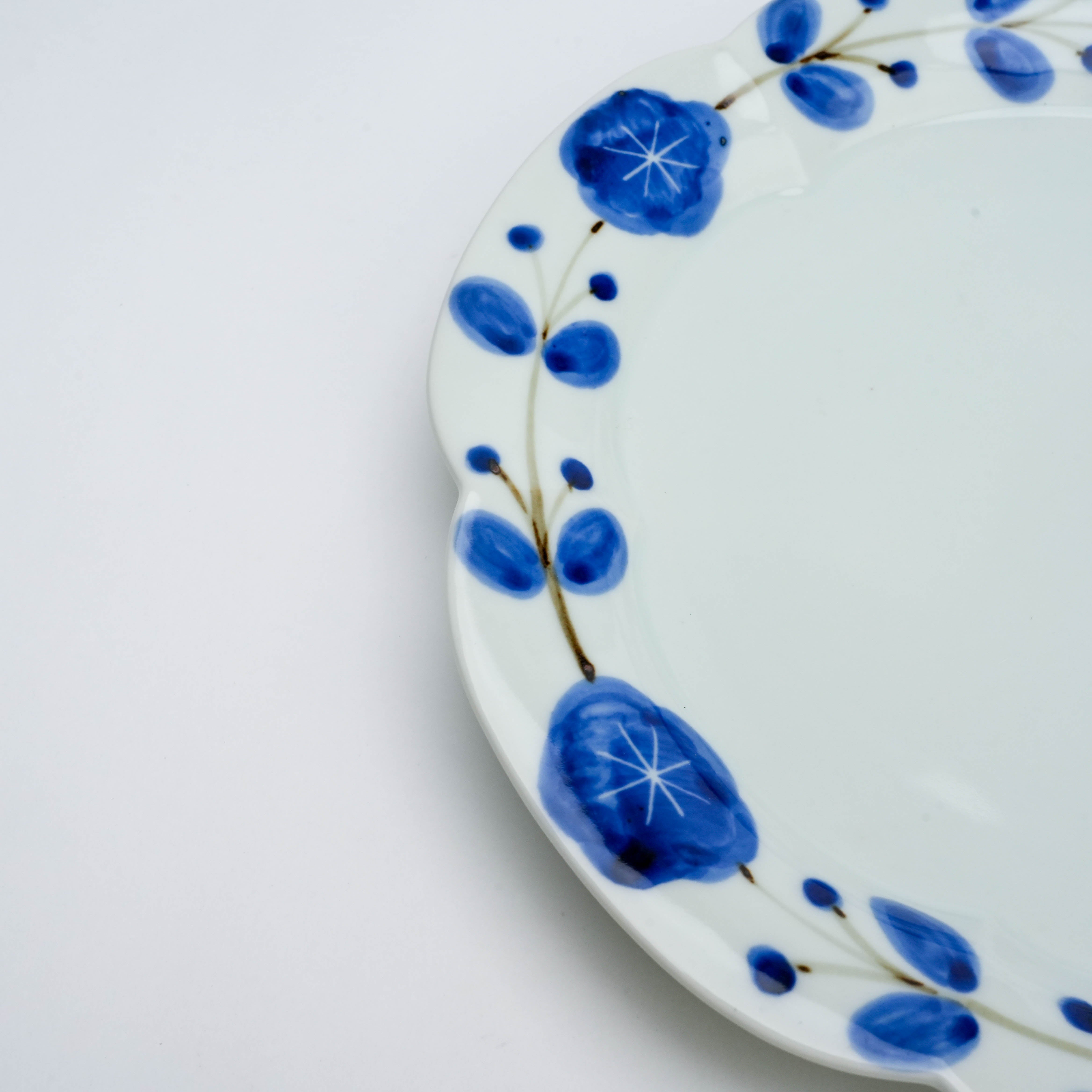 Arita Ware Rinka Morning Glory Garland Plate