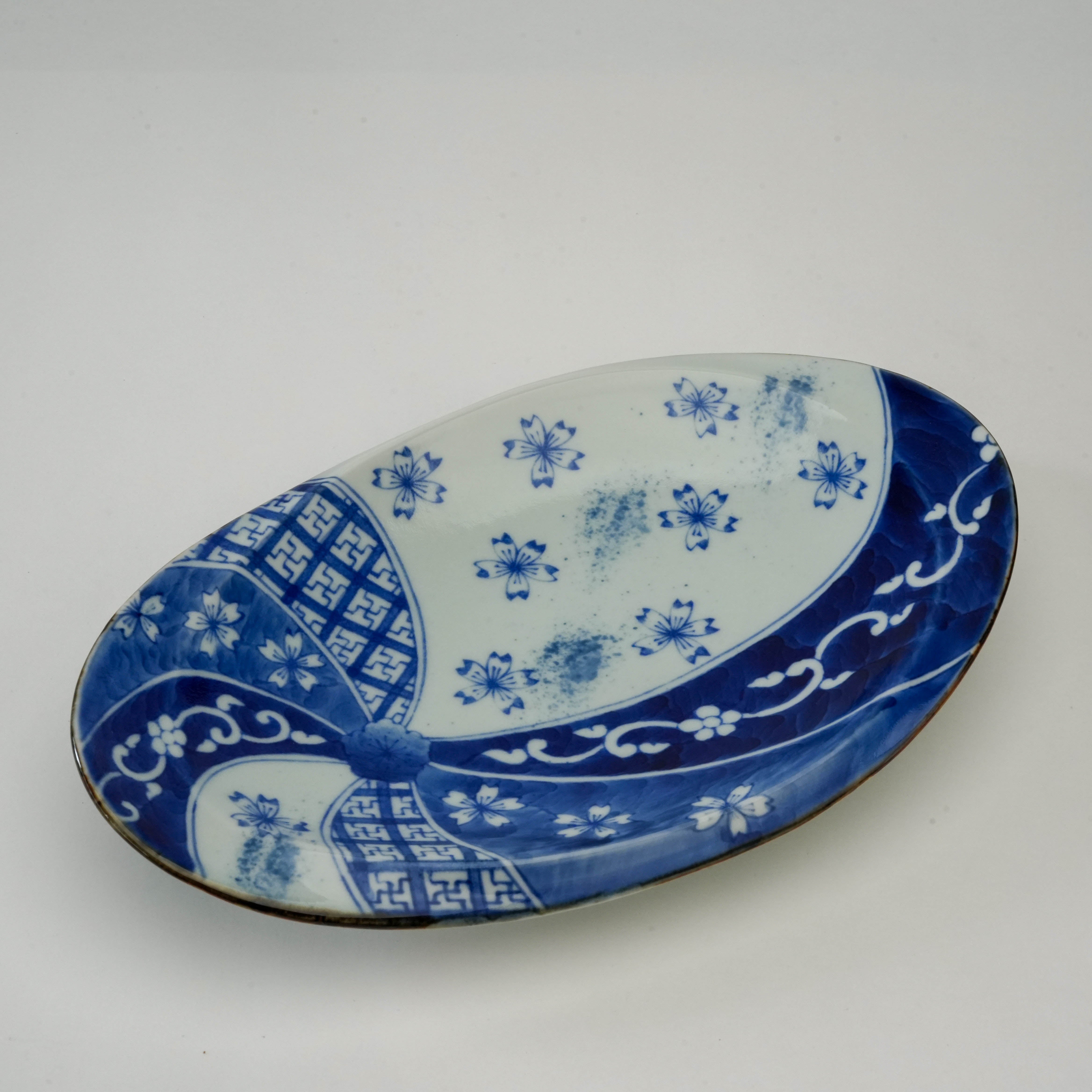 Arita Ware Auspicious Pattern Wave Plate - Kanemon Kiln