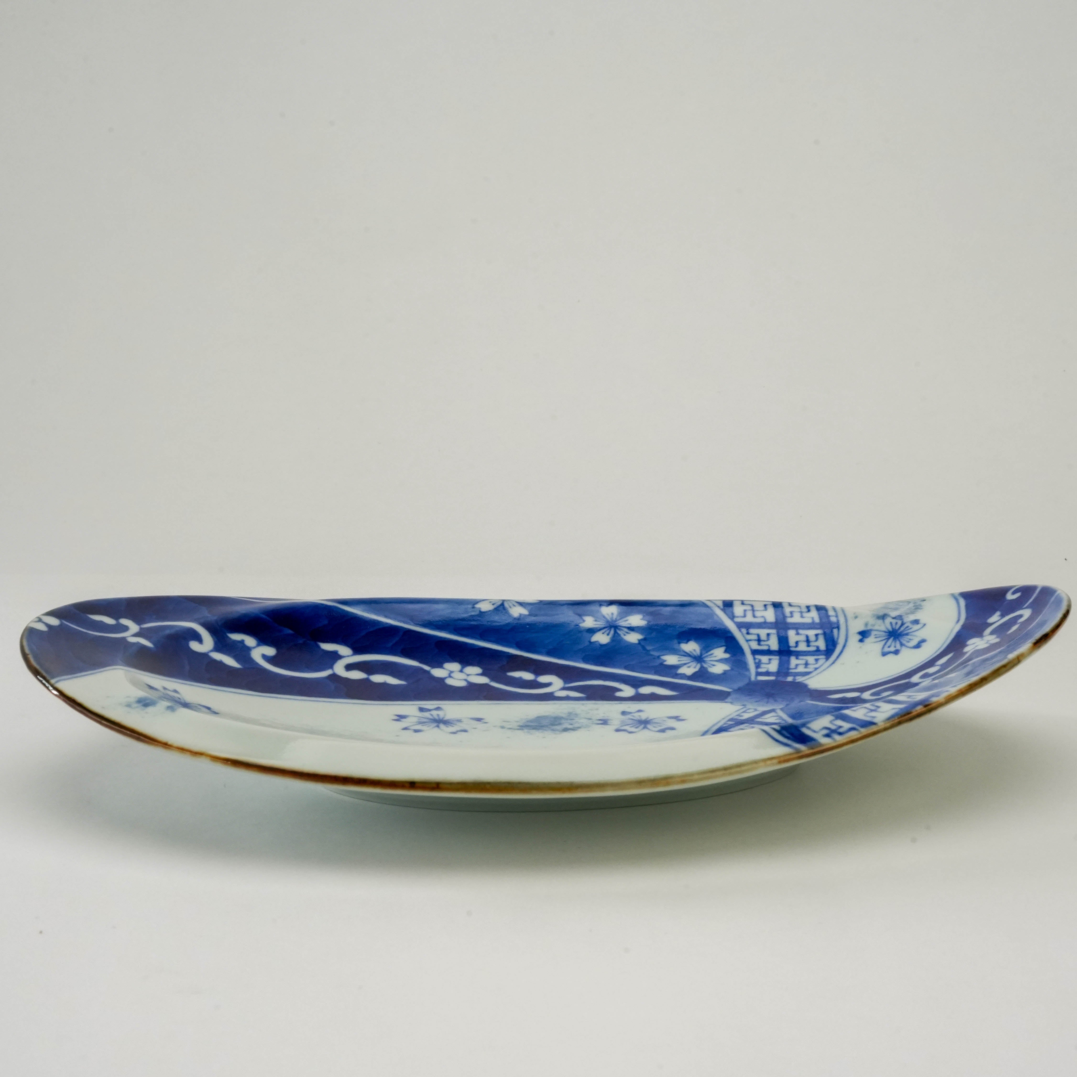 Arita Ware Auspicious Pattern Wave Plate - Kanemon Kiln