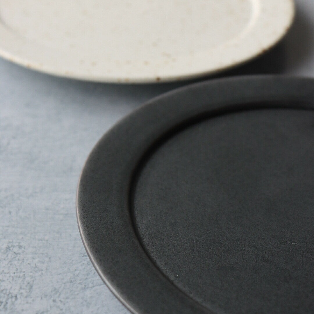 Arita Ware B&W Wabi Sabi Rim Plate