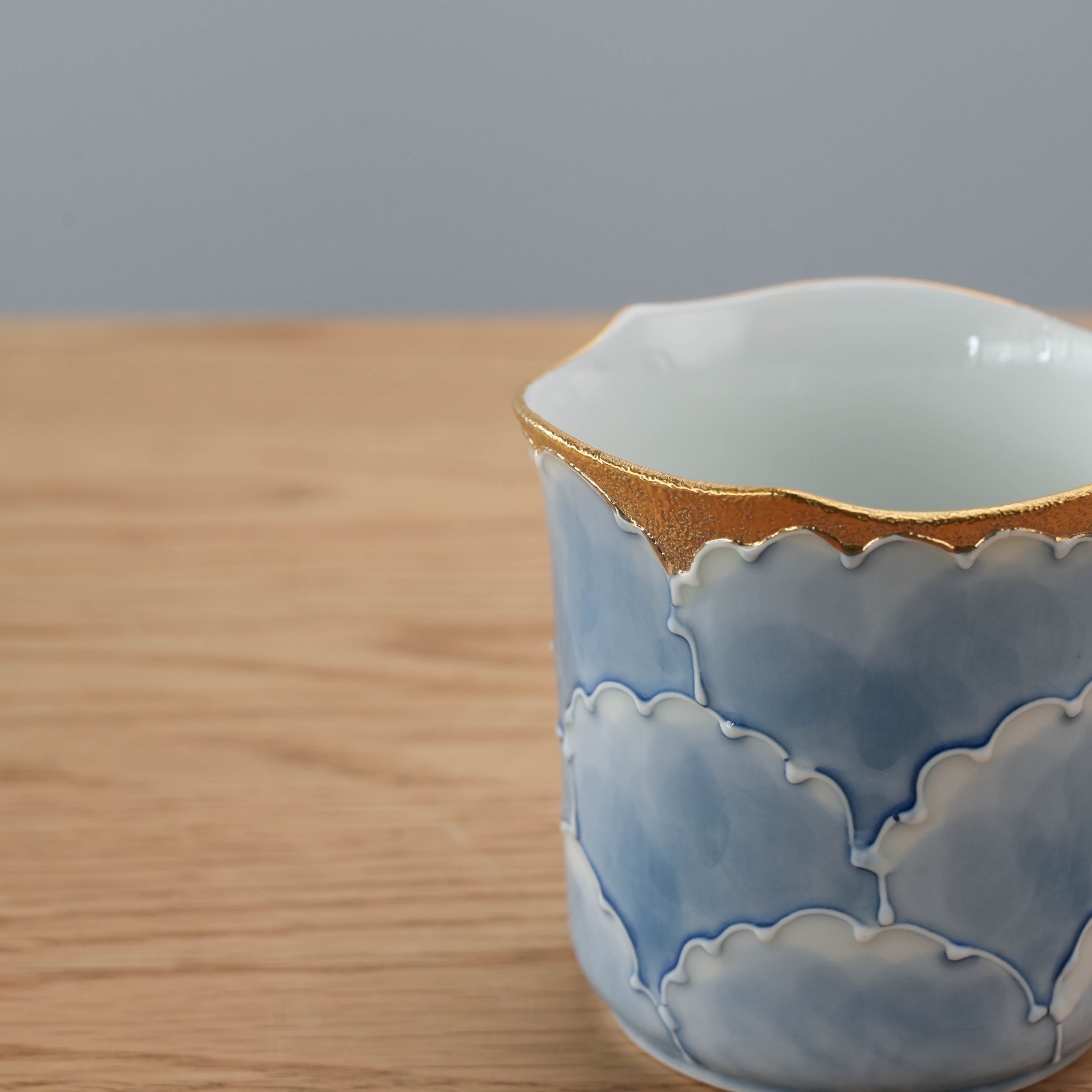 Arita Ware Gold Peony Handle Mug