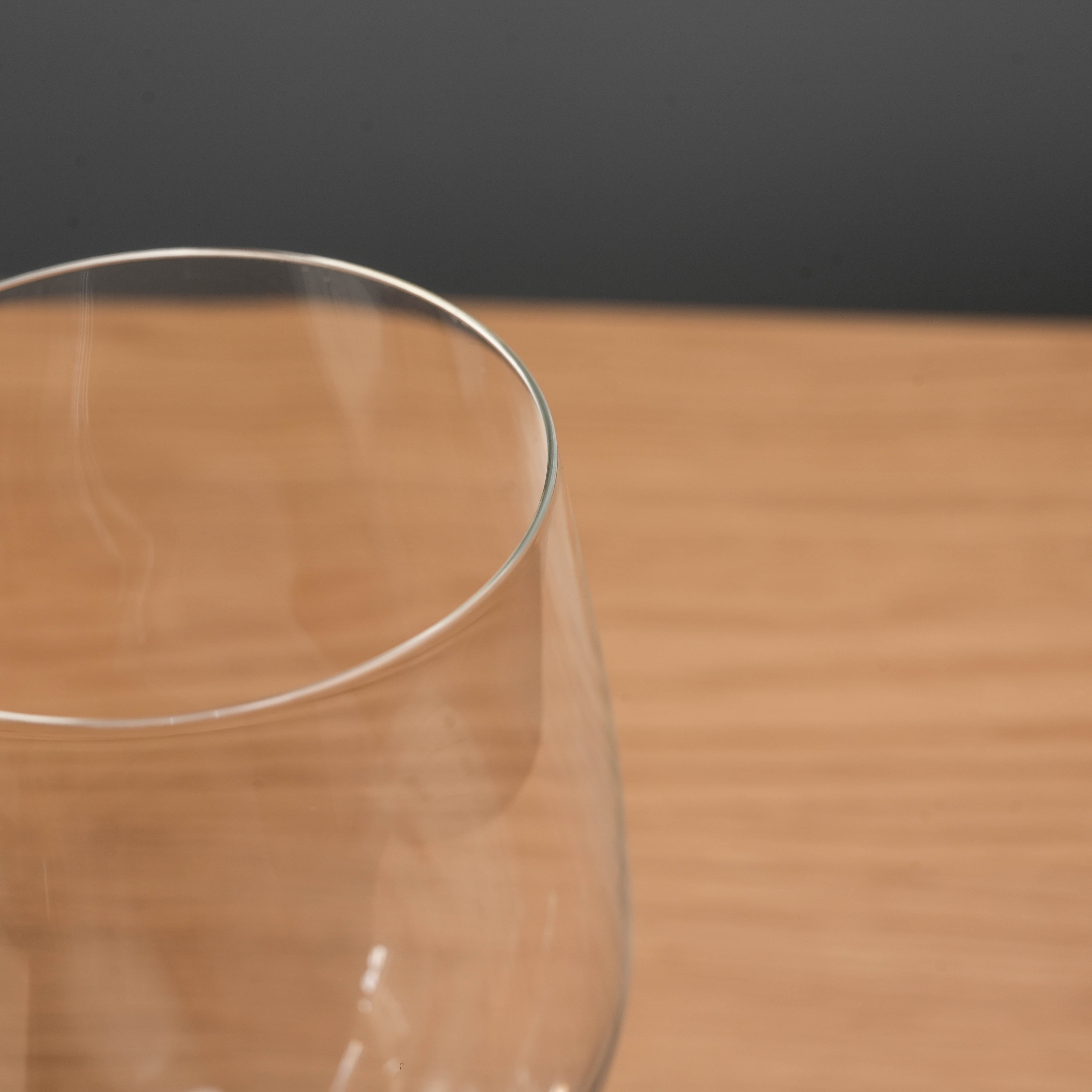 Detail view of Toyo-Sasaki beer glass rim, showcasing the thin, durable Hard Strong glass construction for enhanced beer-tasting experience.