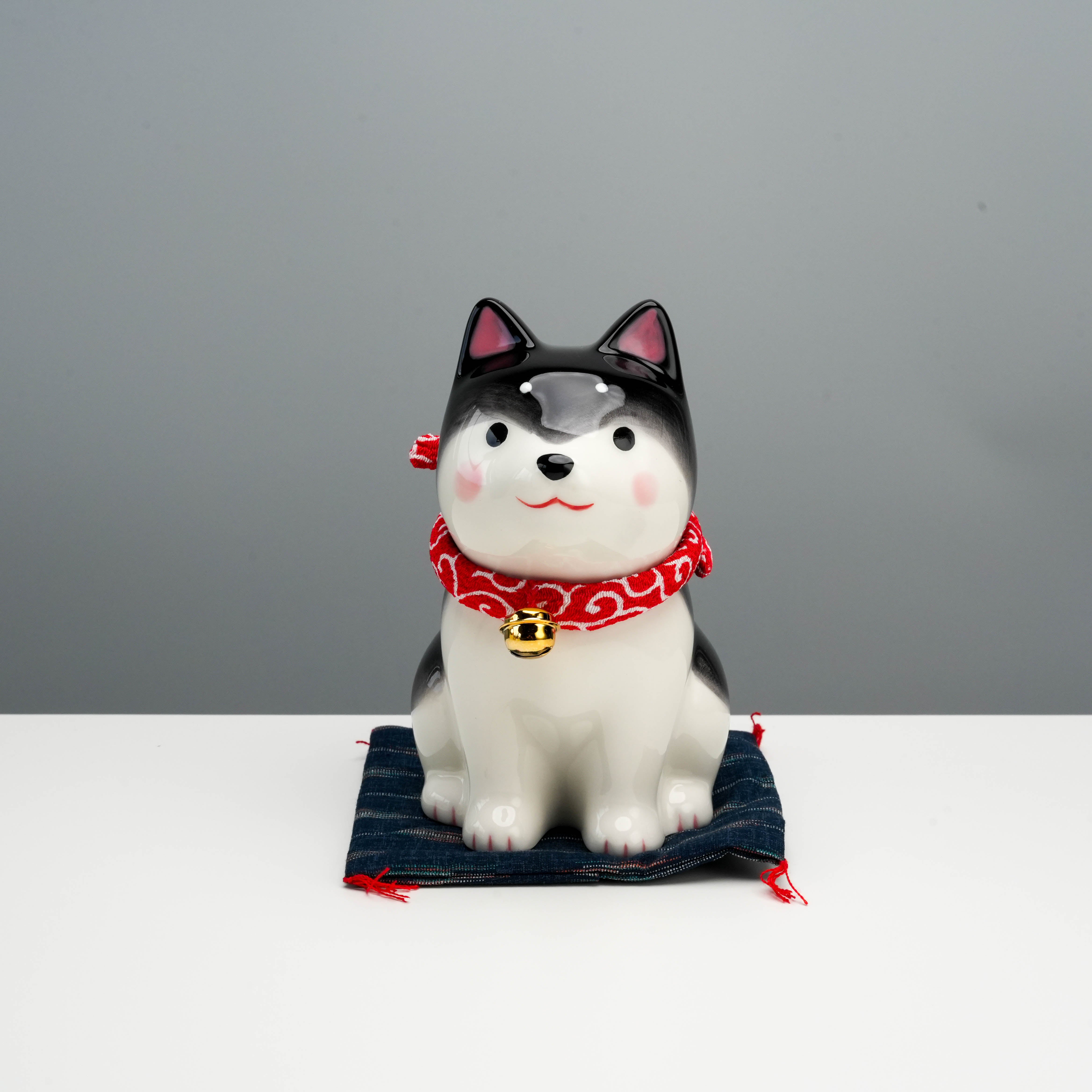 Yakushigama Shiba Dog Sitting Ornament Black