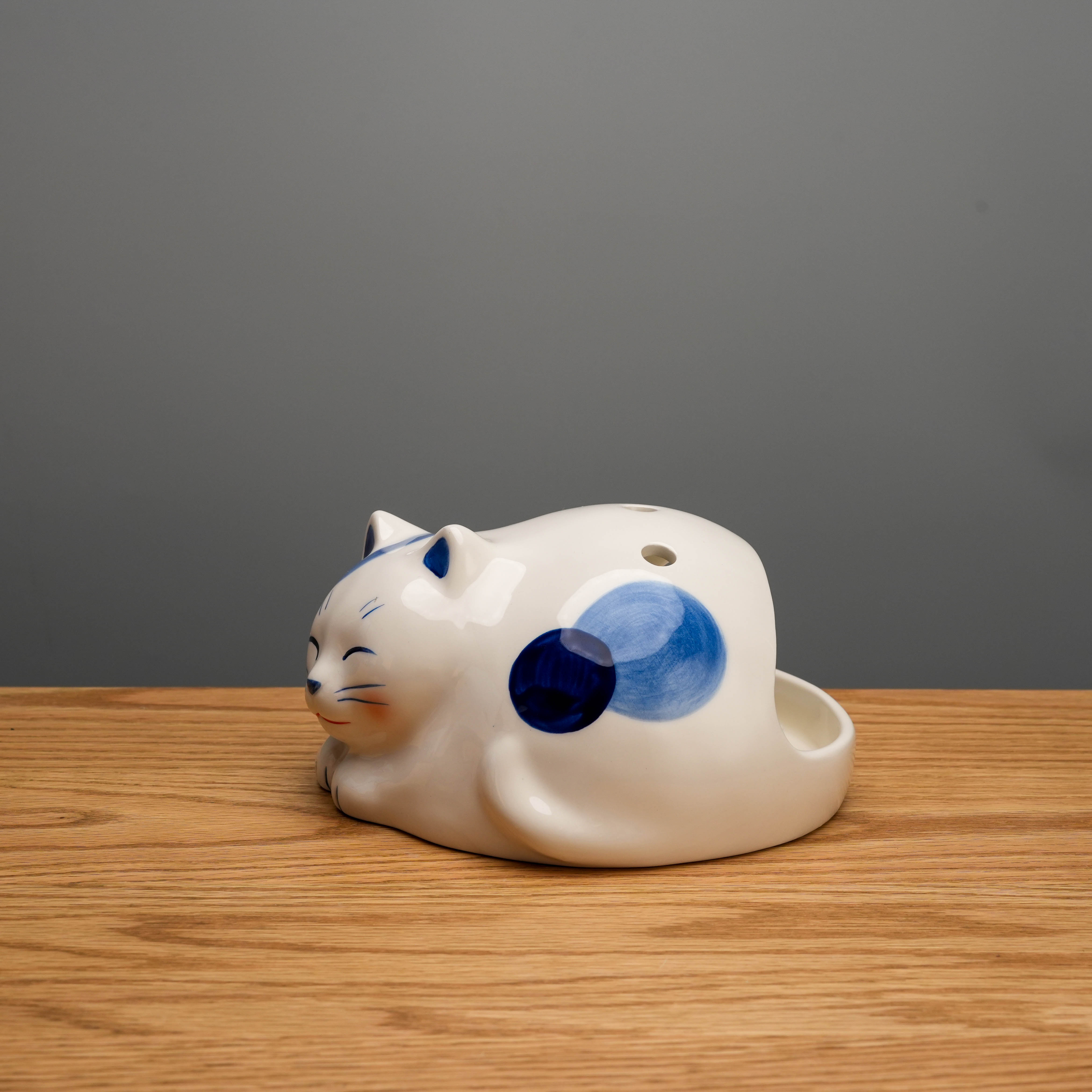 Yakushigama Smiling Cat Mosquito Coil Holder