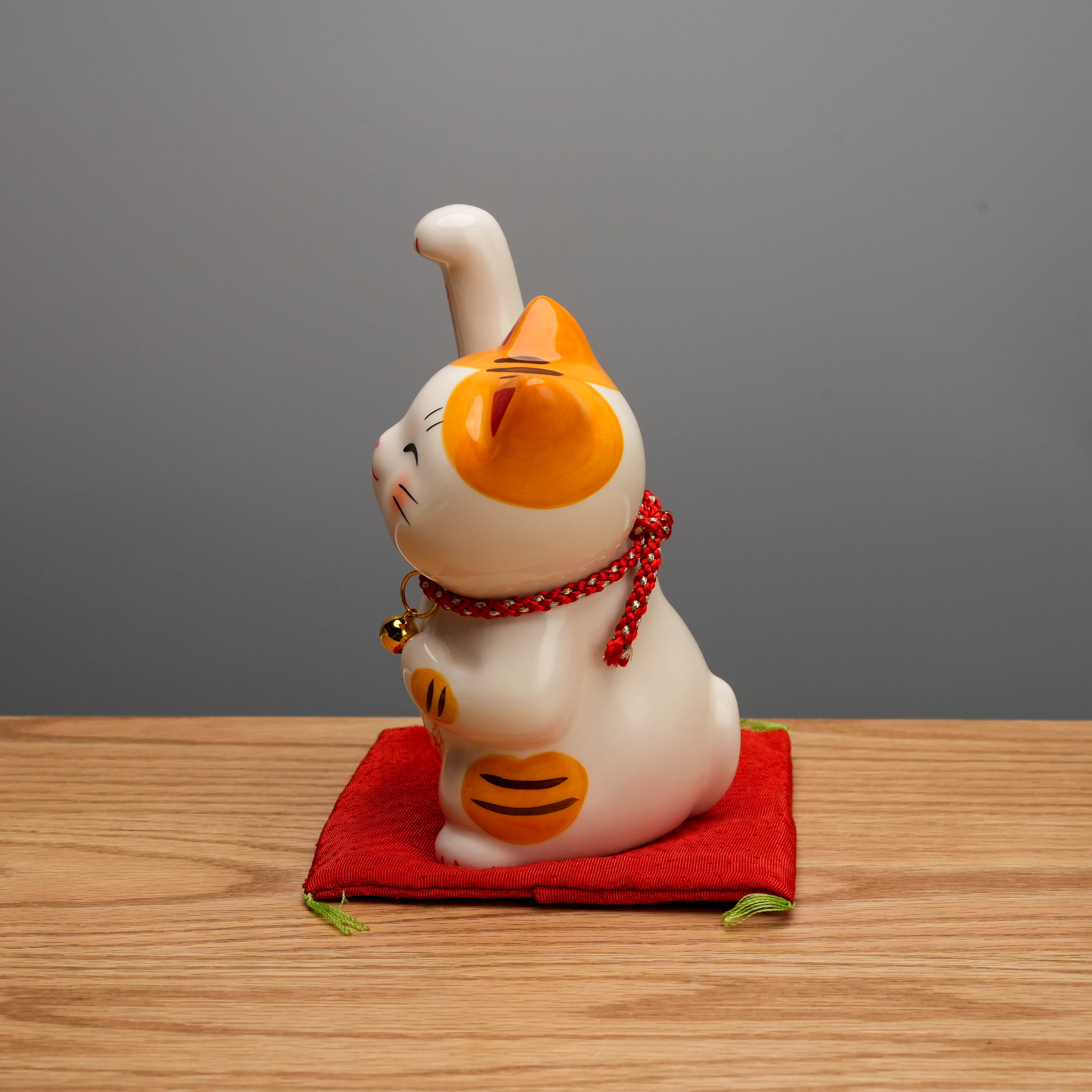 Yakushigama Golden Luck and Big Fortune Beckoning Cat