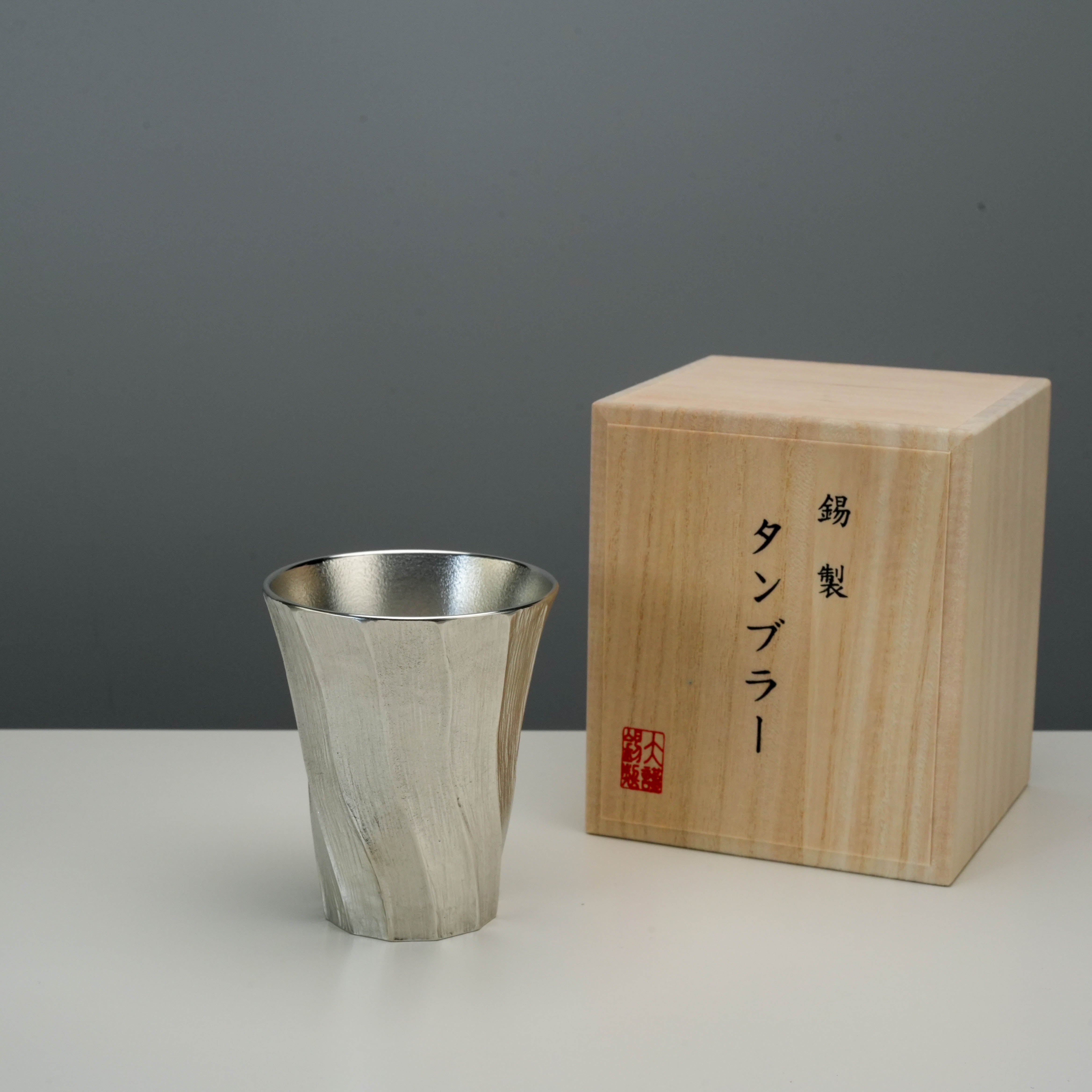 Osaka Suzuki Tin Tumbler with wooden box packaging, showcasing traditional Japanese craftsmanship in premium drinkware.