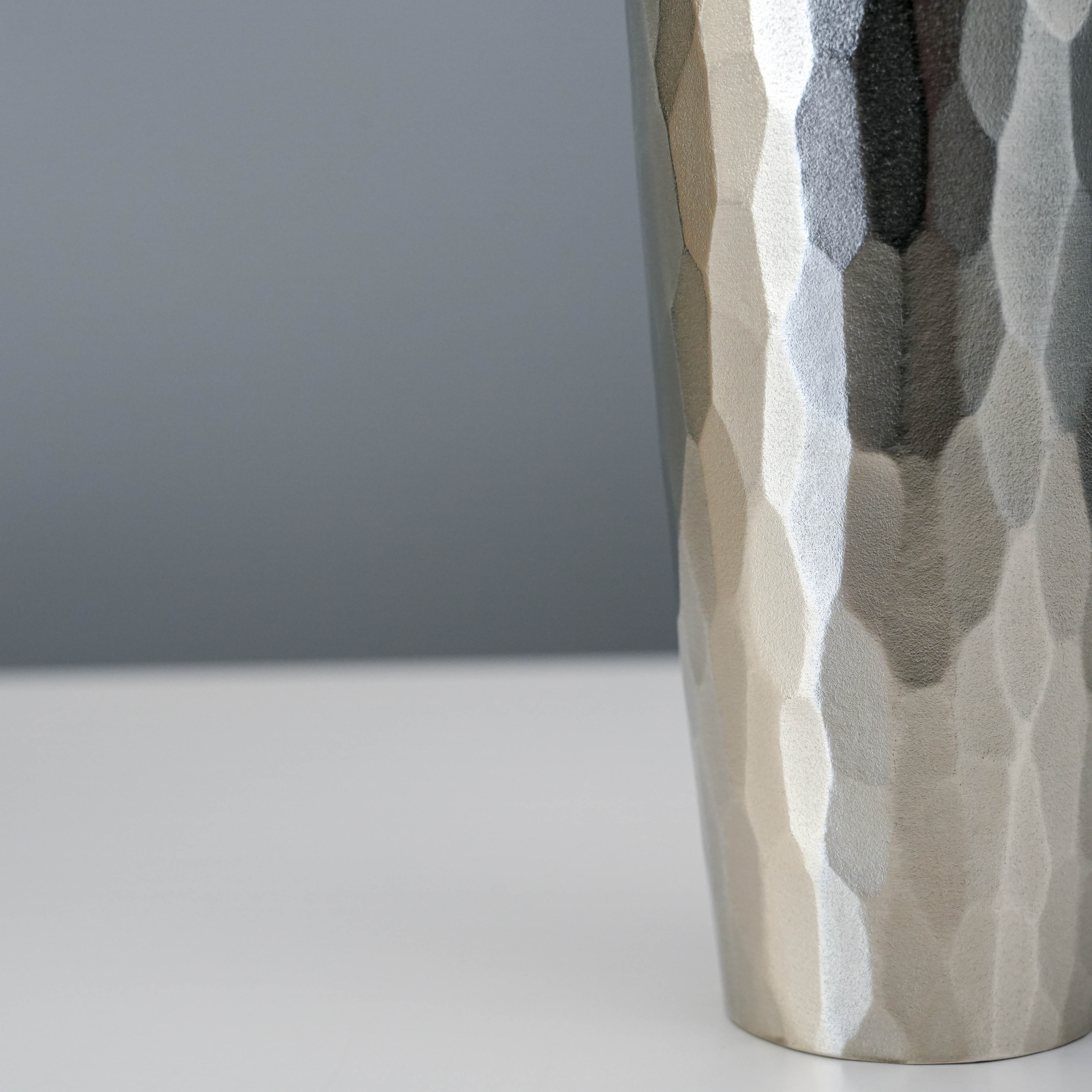 Detailed side view of the Osaka Suzuki Tin Tumbler - Tinware Giero Moret, emphasizing the handcrafted hammered metal pattern.