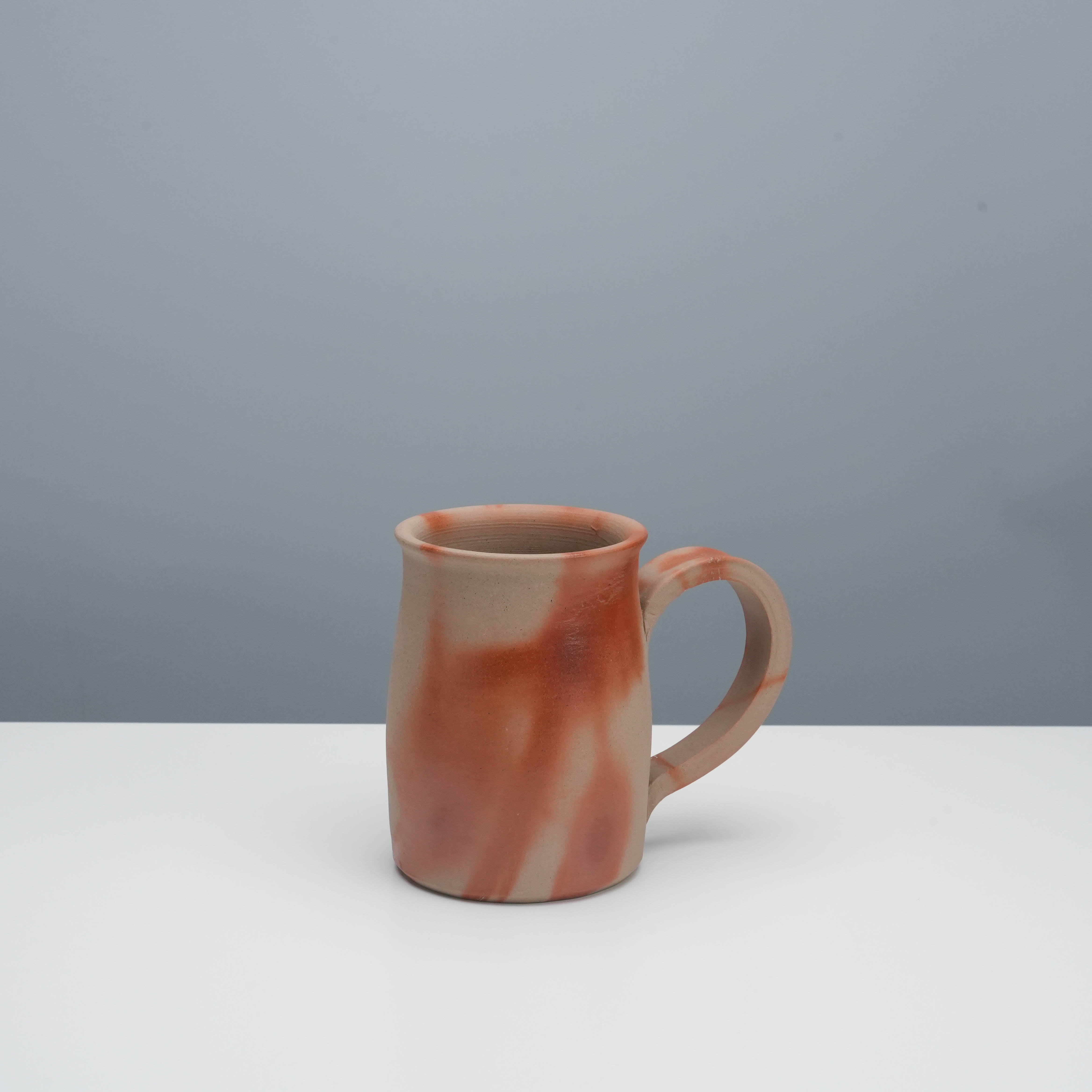 Bizen Ware Kiln Beer Mug - Handmade Bizen Pottery with earthy red and beige tones, ideal for rustic kitchen decor and durable drinkware use.