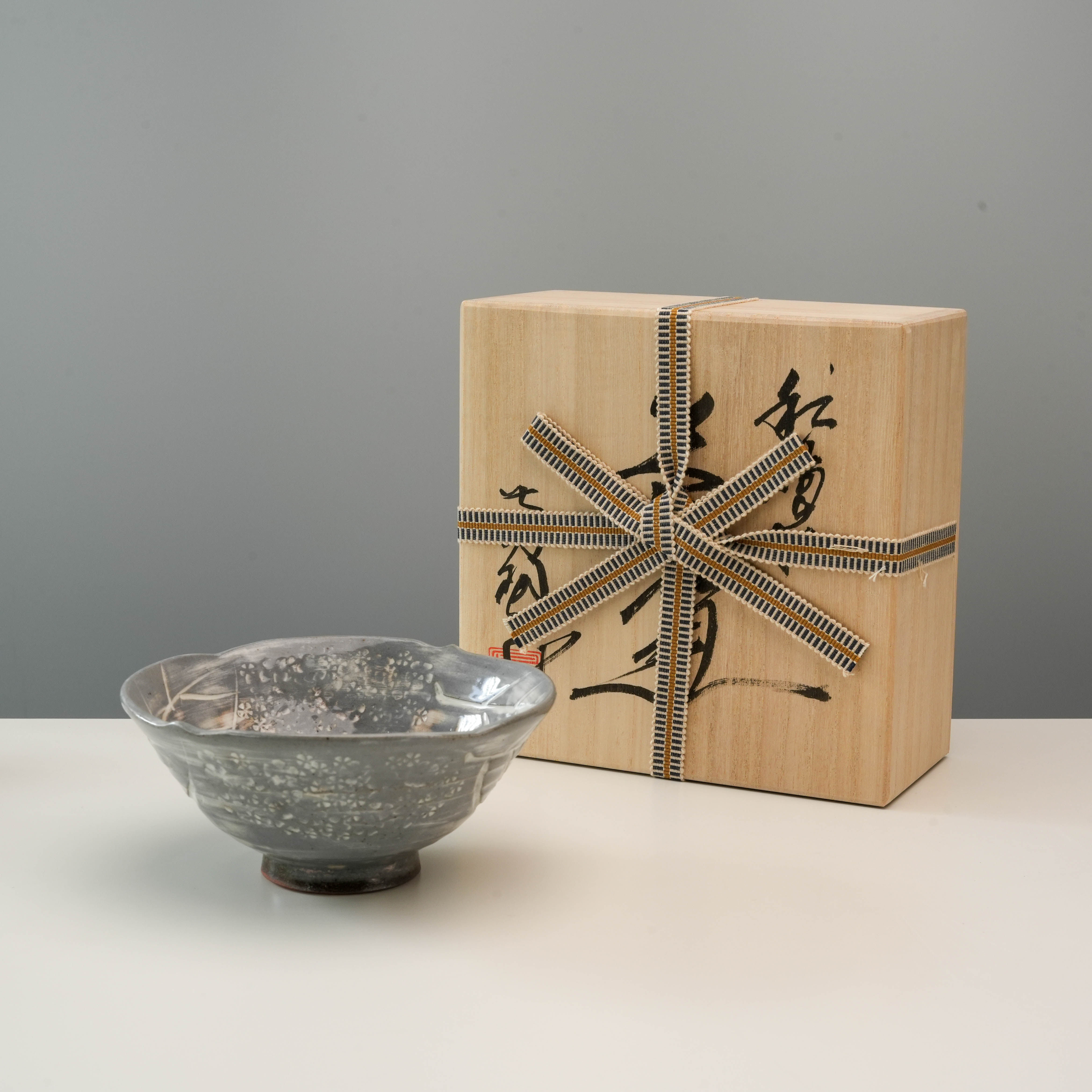 Mino Ware Hydrangea macrophylla Matcha Bowl – Crafted by Kikuto