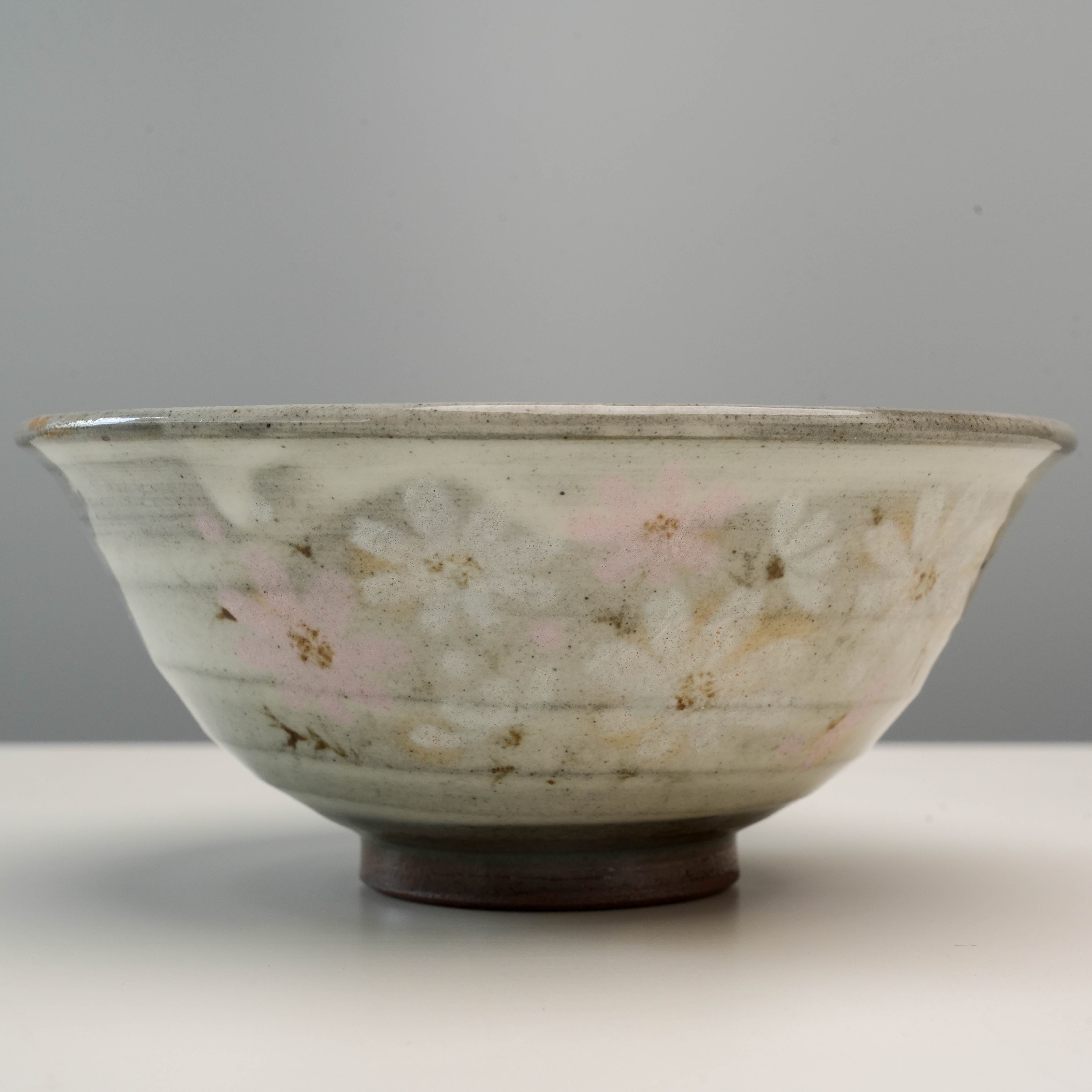 Mino Ware Cosmos Flower Matcha Bowl – Crafted by Kikuto