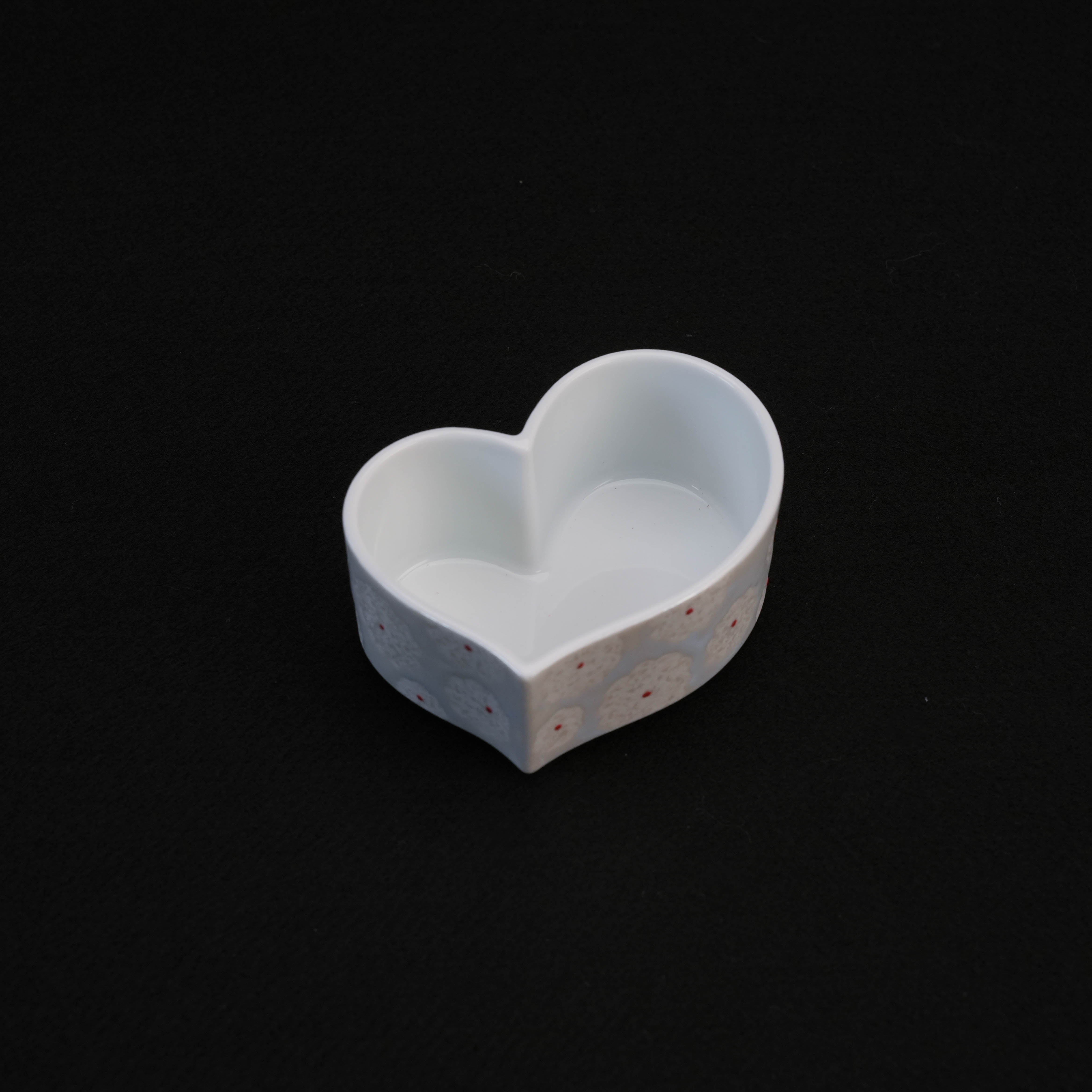 Arita Ware Nishiki White Flower Pearl Glaze Trinket Box