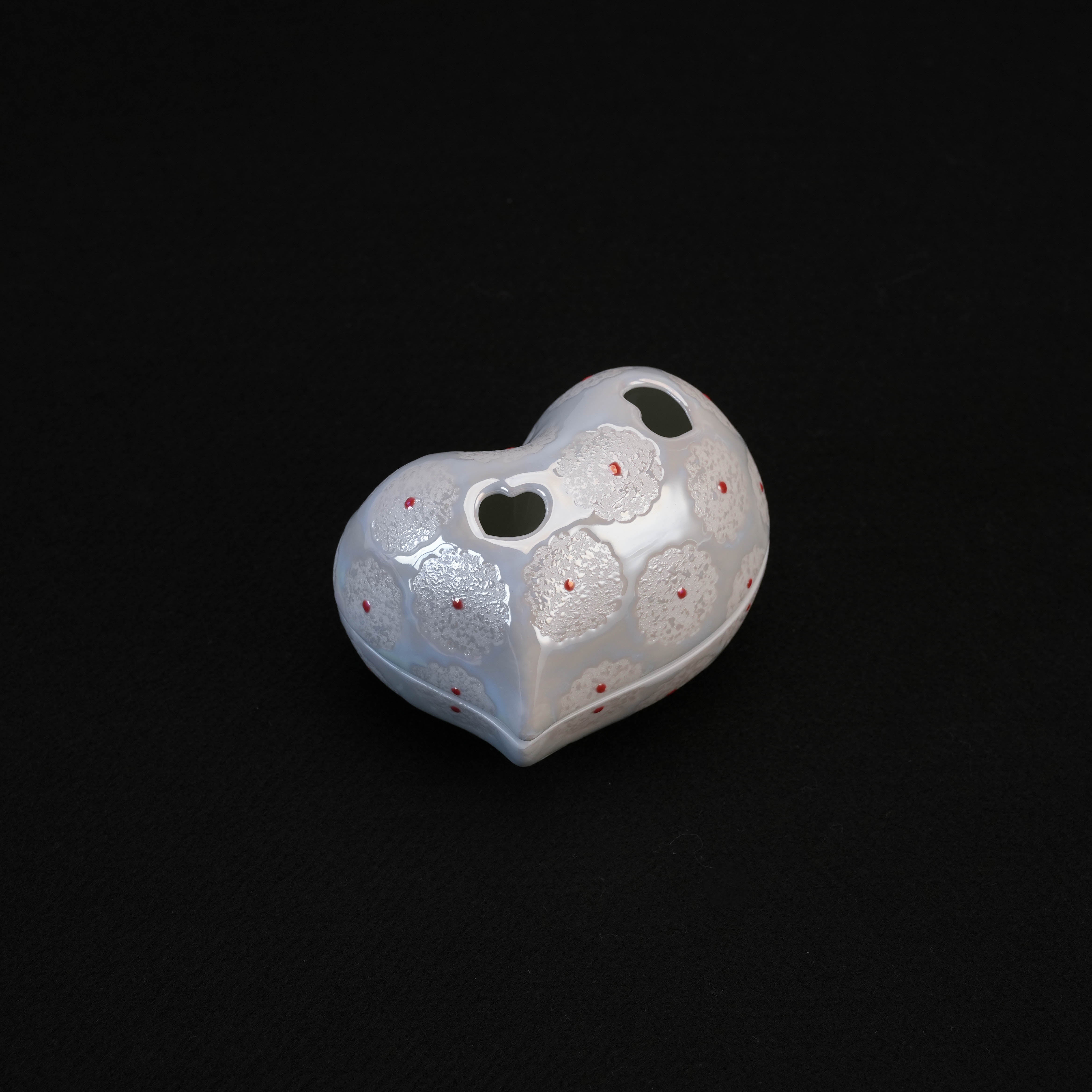 Arita Ware Nishiki White Flower Pearl Glaze Incense Holder