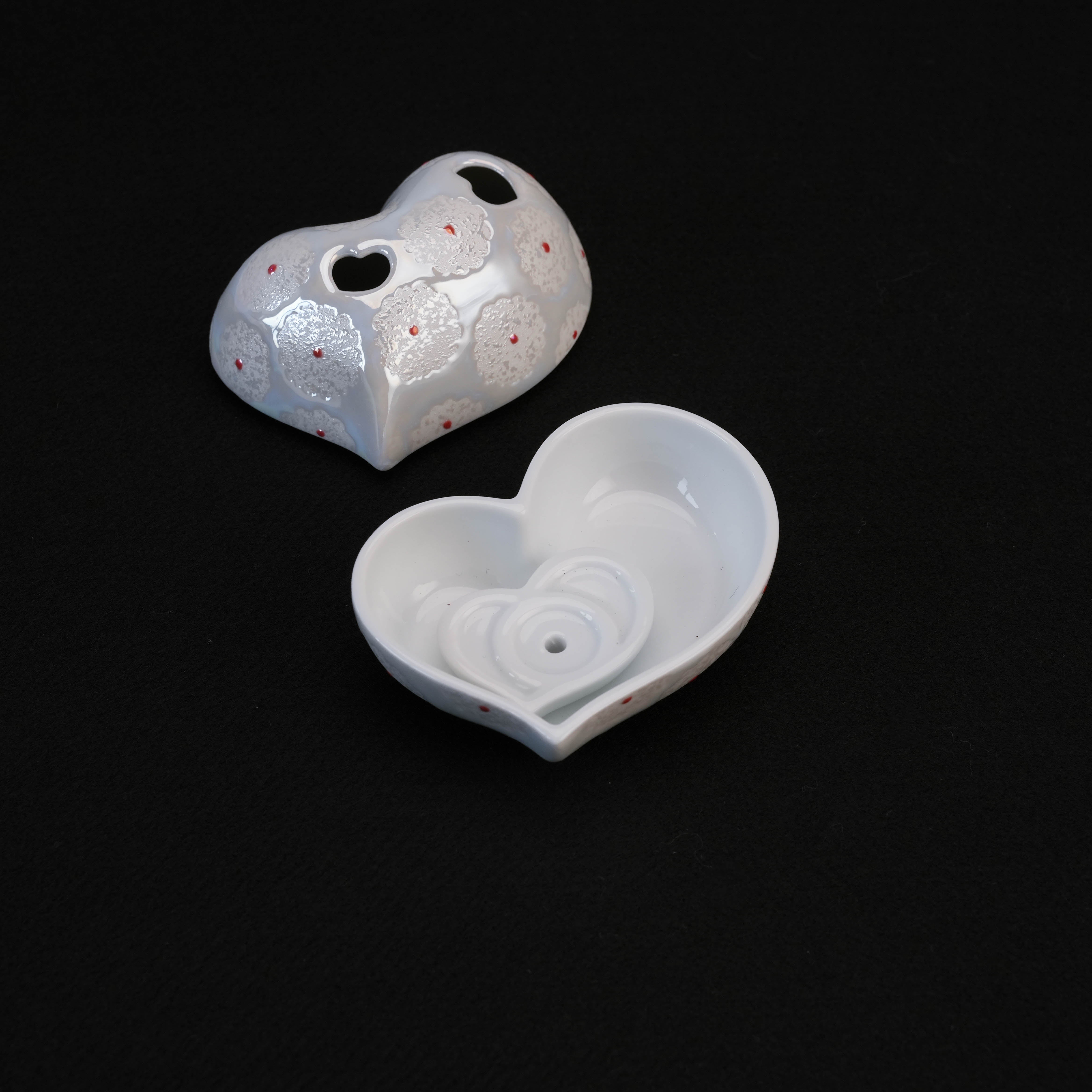 Arita Ware Nishiki White Flower Pearl Glaze Incense Holder