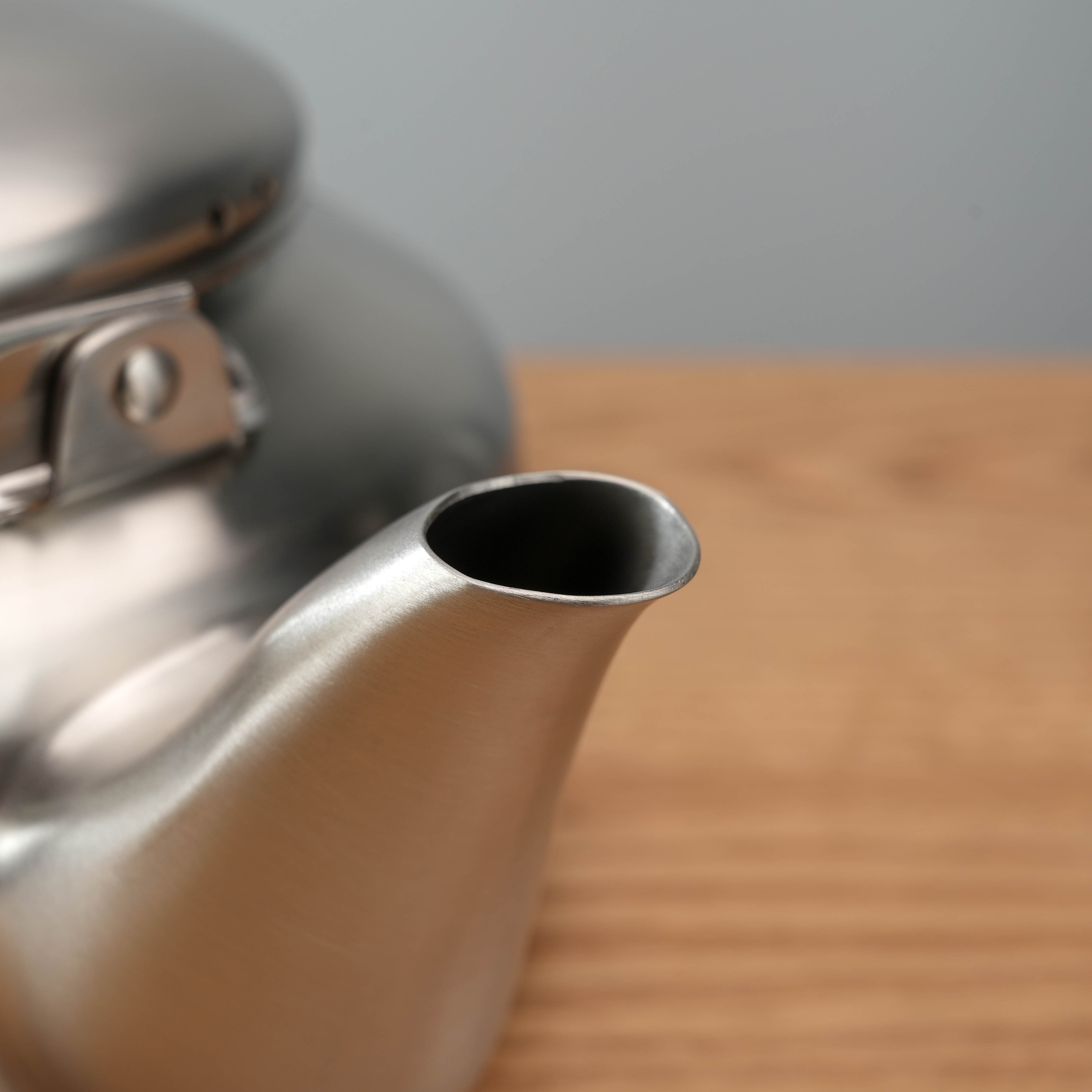 Close-up of the spout on the Sori Yanagi Stainless Steel Kettle, designed for smooth, controlled pouring without drips.