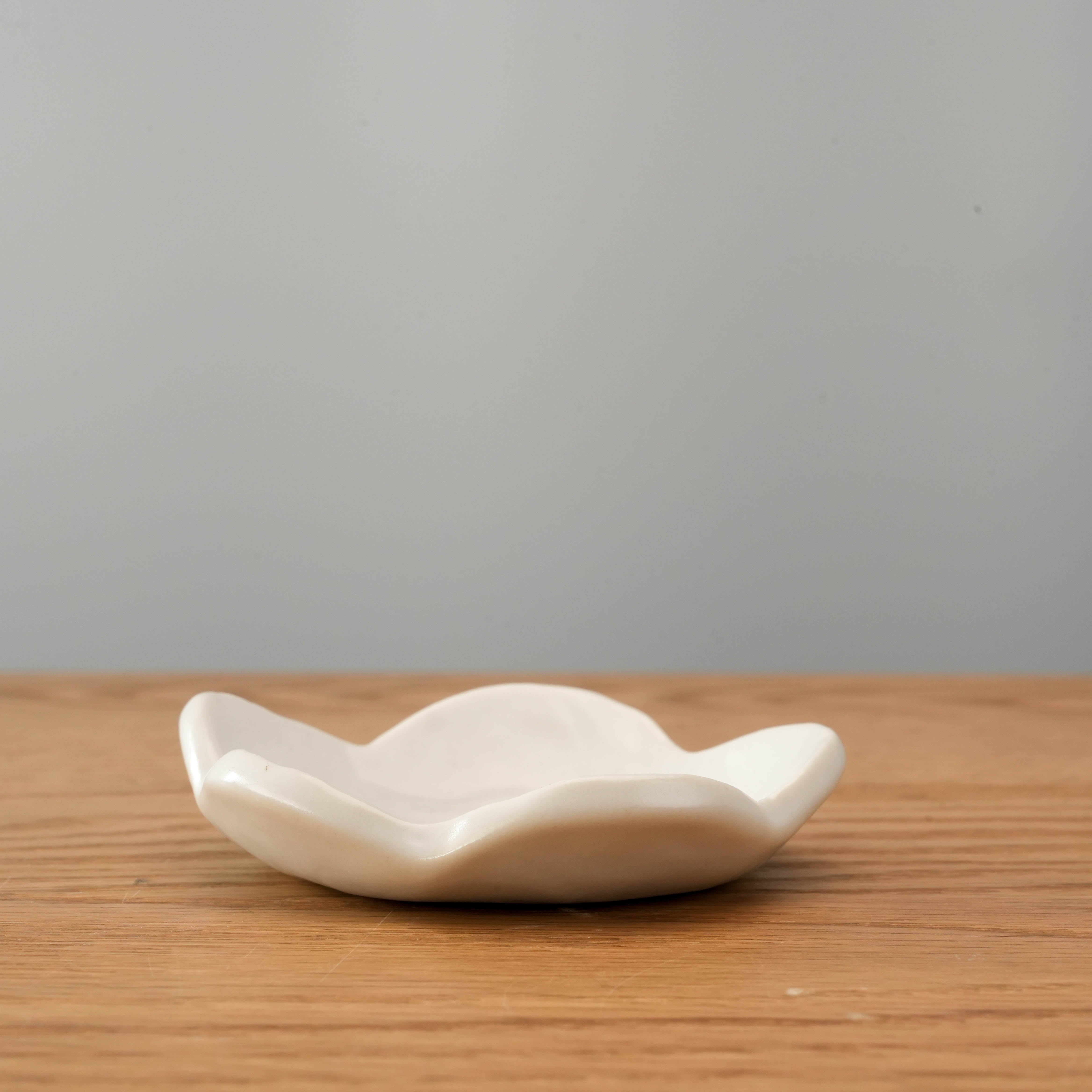 Mino Ware White Plum Blossom Side Dish Plate