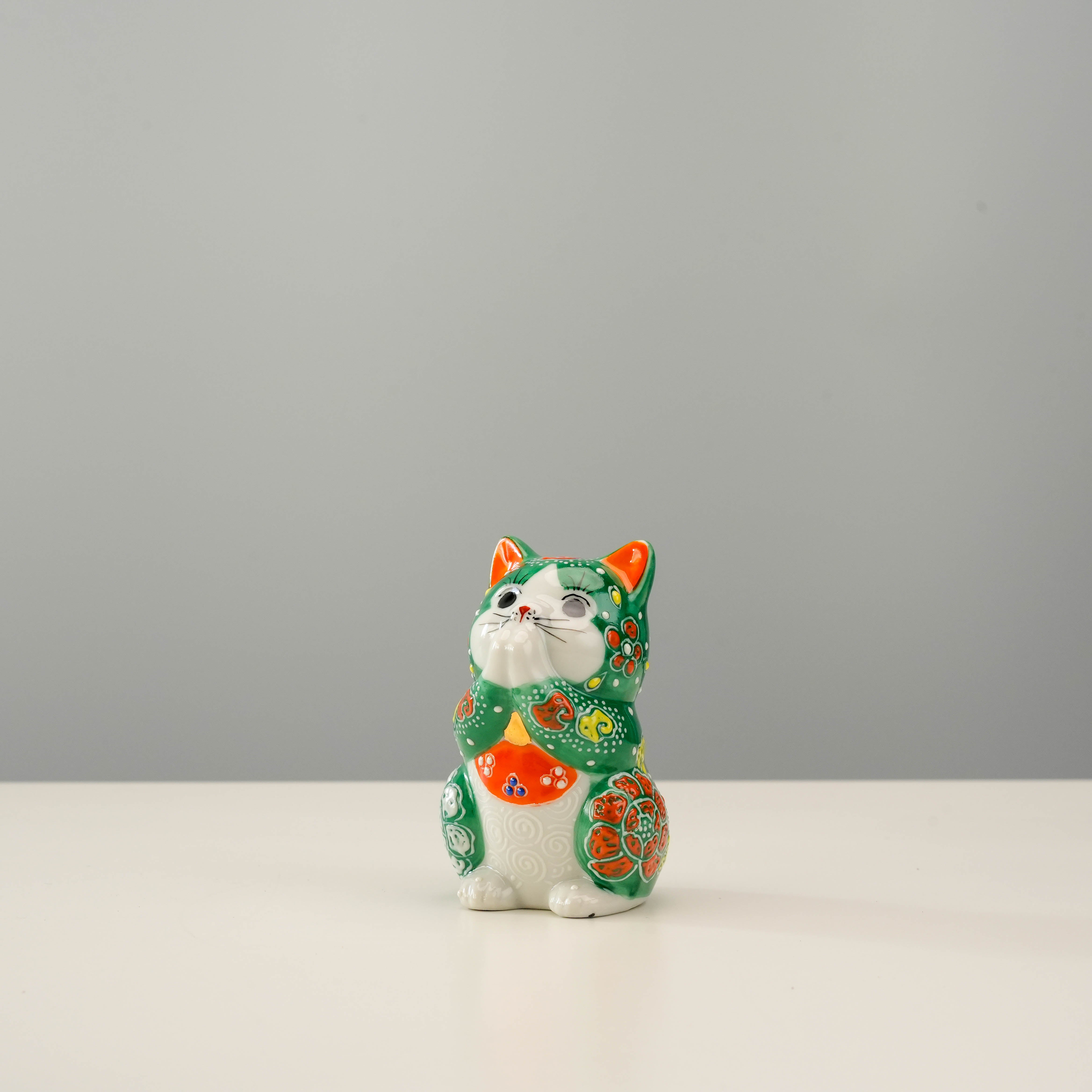 Kutani Ware Cat Ornament - Green Begging Cat