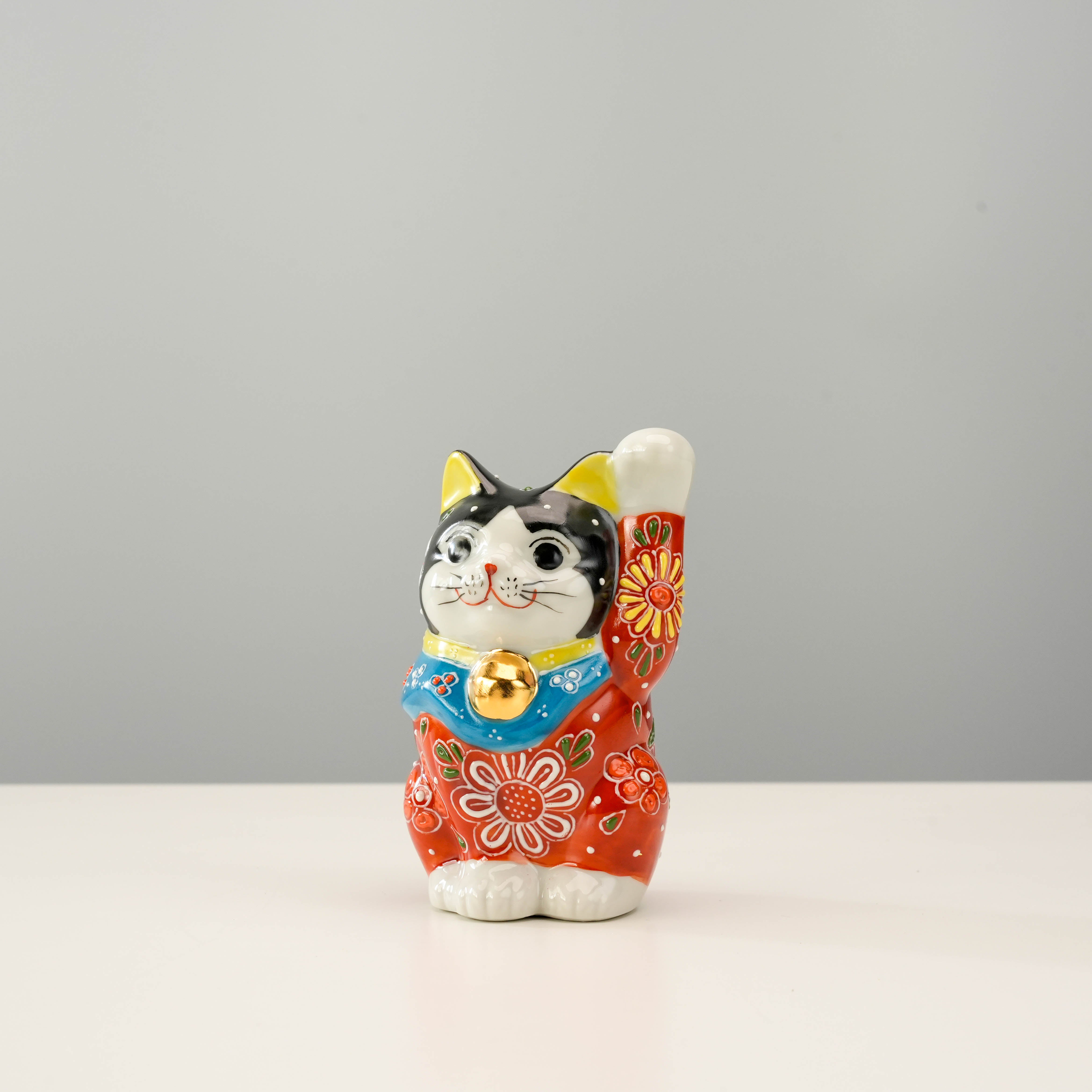 Kutani Ware Cat Ornament – Black & Red Floral Coat