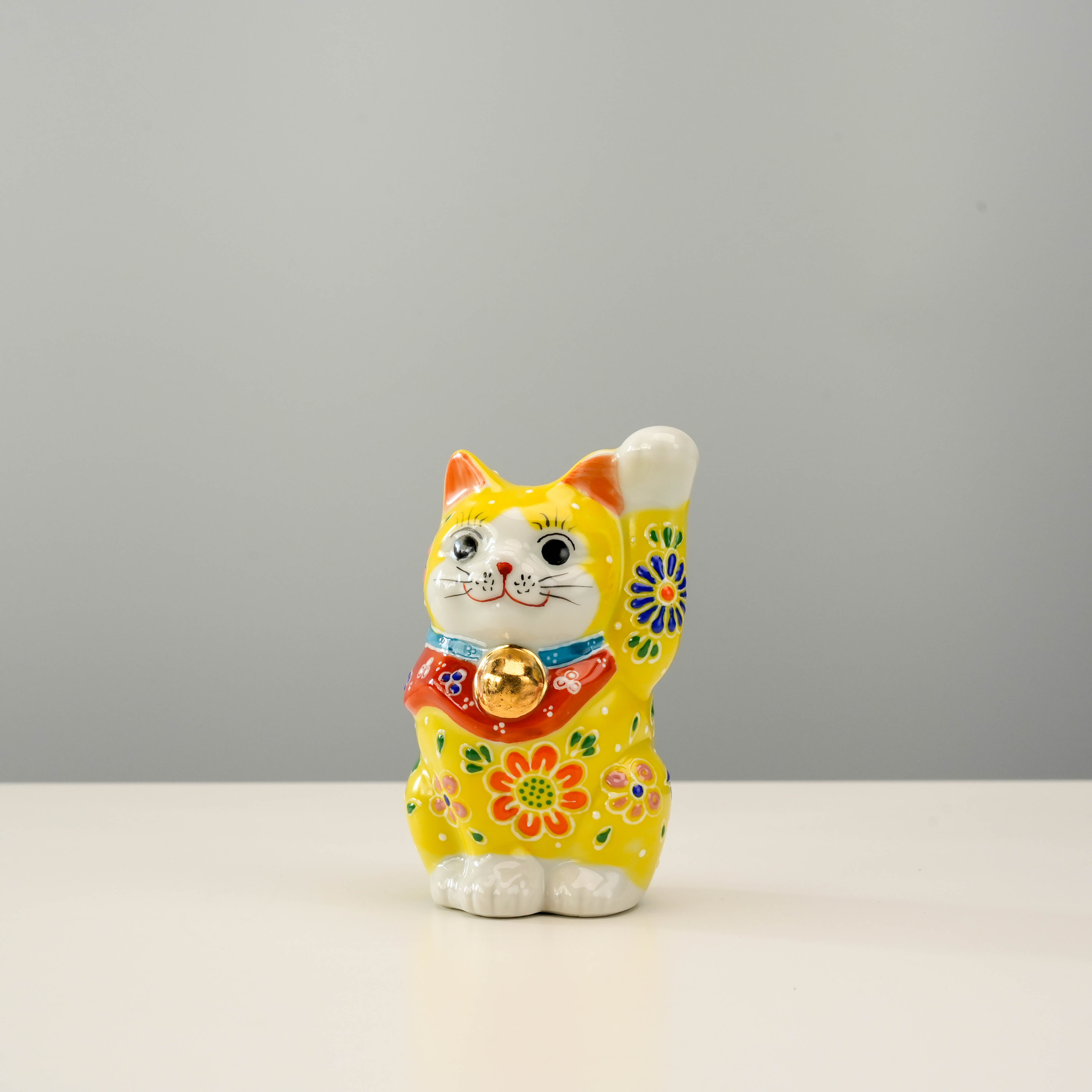 Kutani Ware Cat Ornament – Yellow Floral