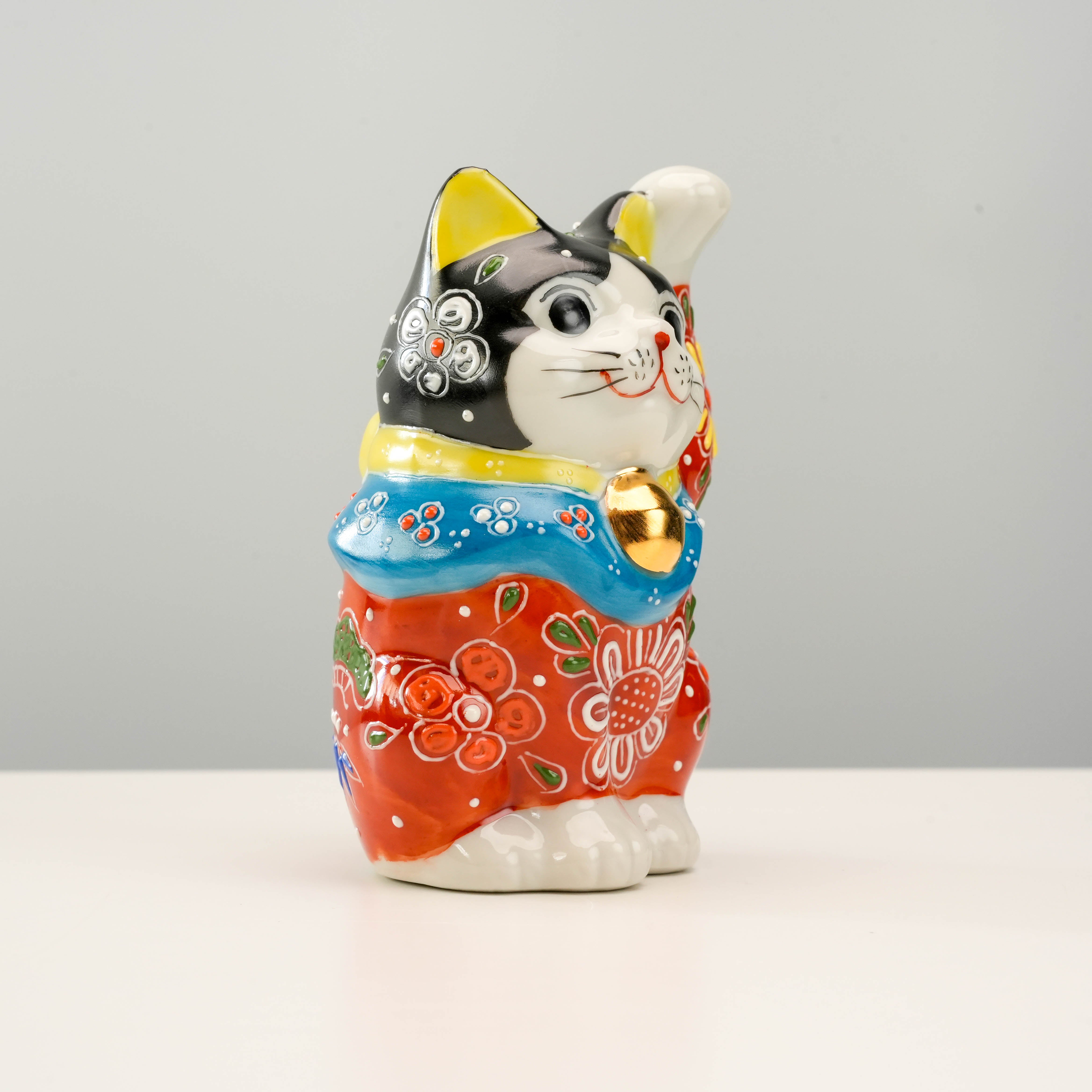 Kutani Ware Cat Ornament – Black & Red Floral Coat