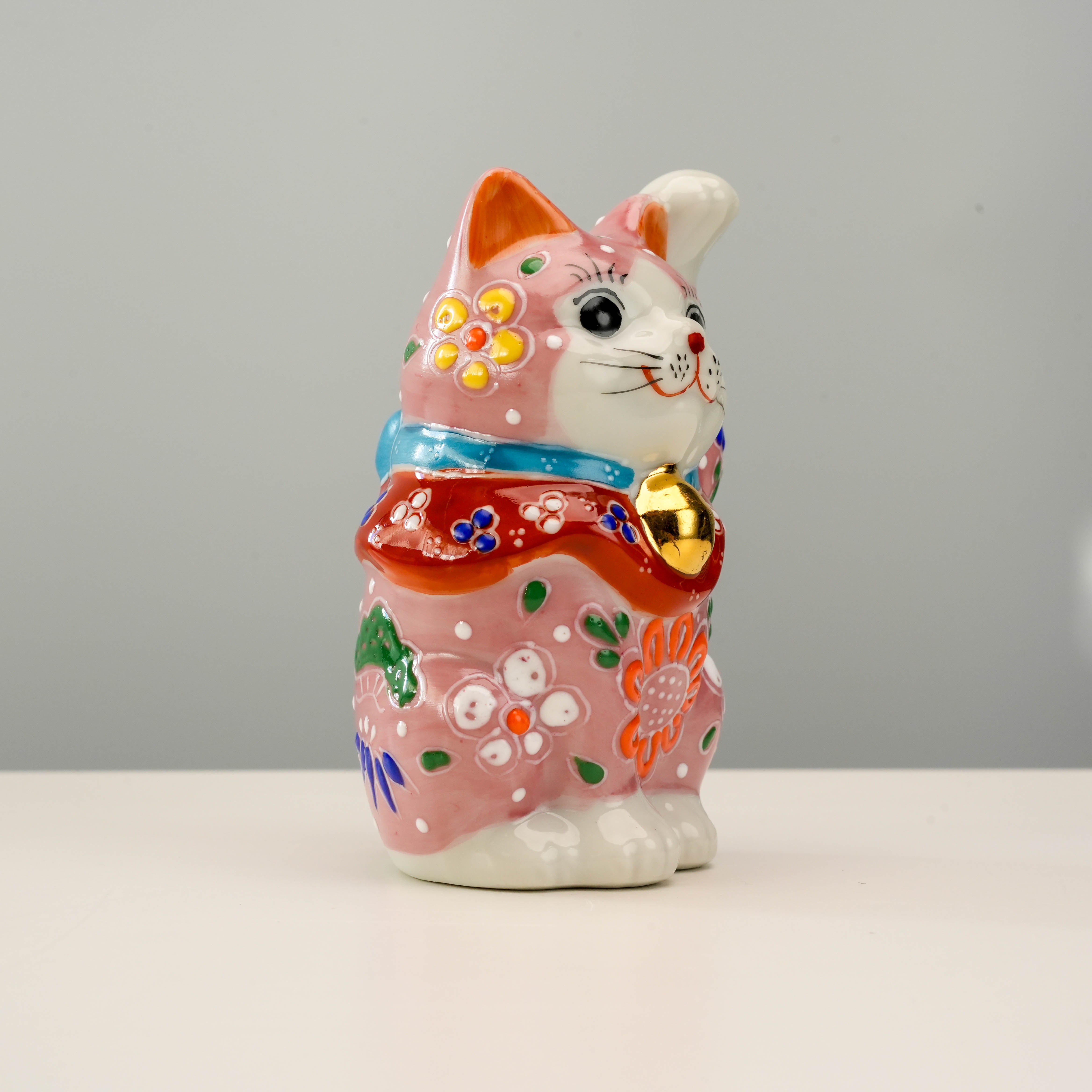 Kutani Ware Cat Ornament – Pink Floral