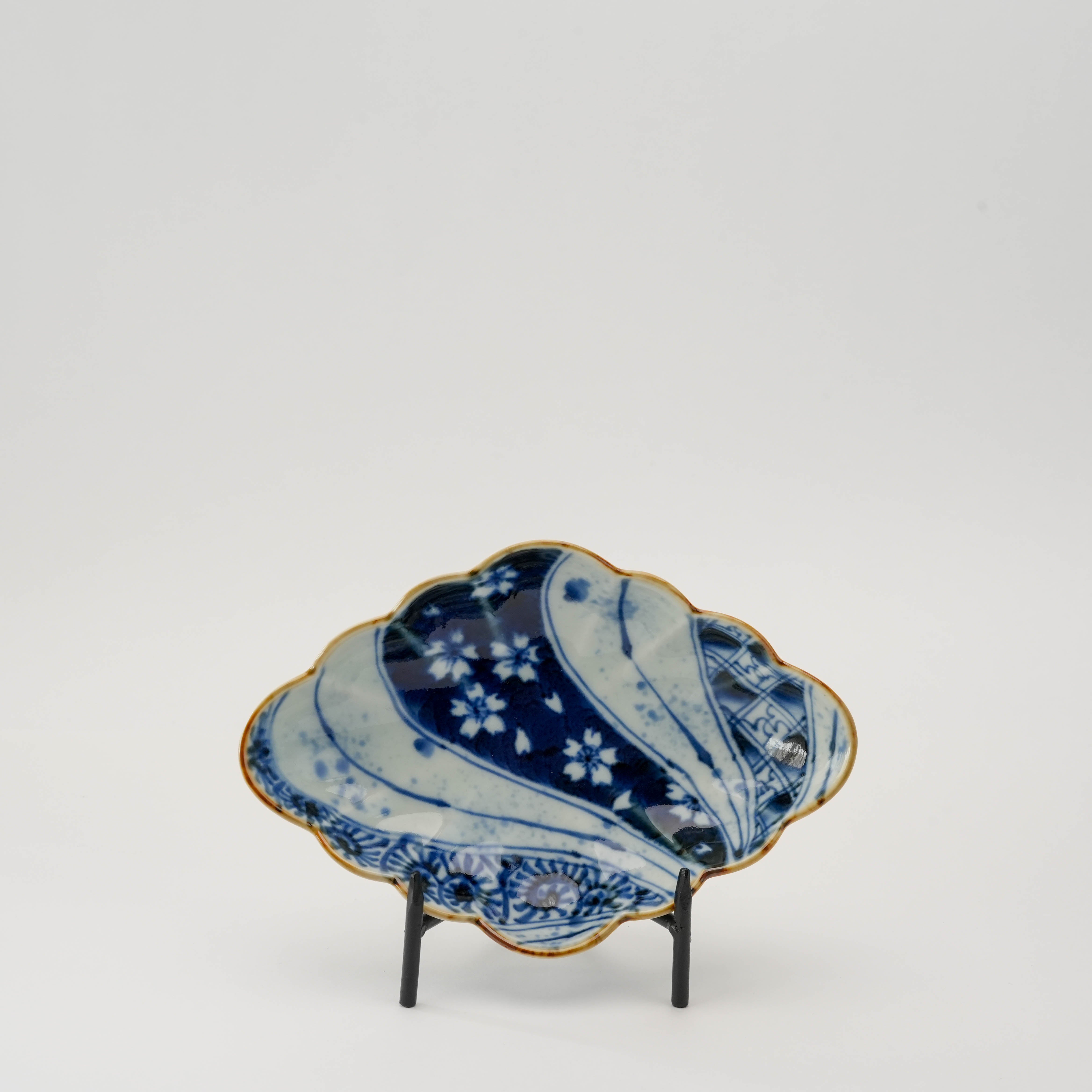 Arita Ware Diamond Bowl by Fukusen Kiln in scalloped shape with indigo chrysanthemum and geometric patterns, 18cm×12cm×4cm, ideal for elegant dining.