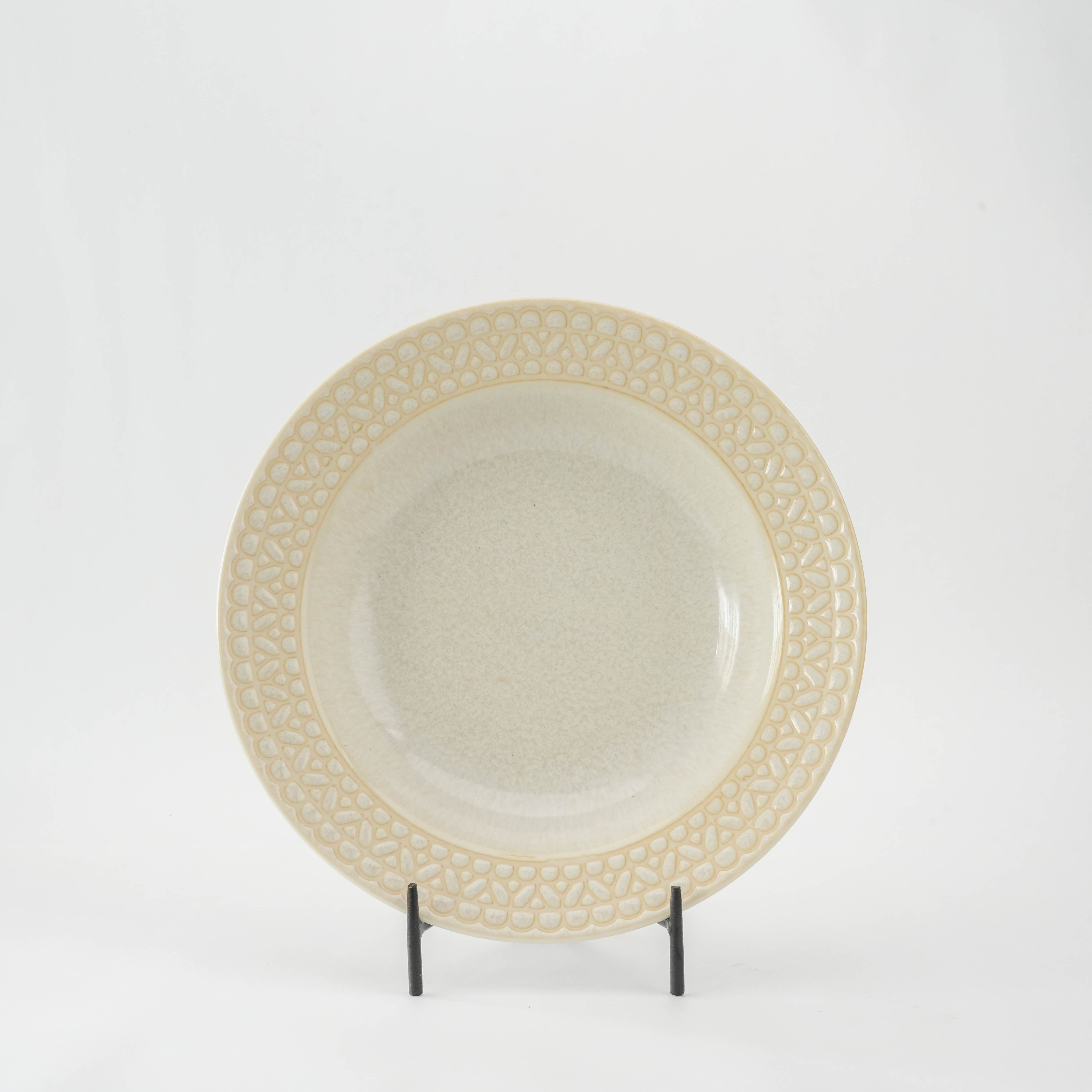 Mino Ware Coupe Plate - Artistry & Functionality | 23.5 cm with lace-patterned white rim, ideal for elegant dining and pasta presentation.
