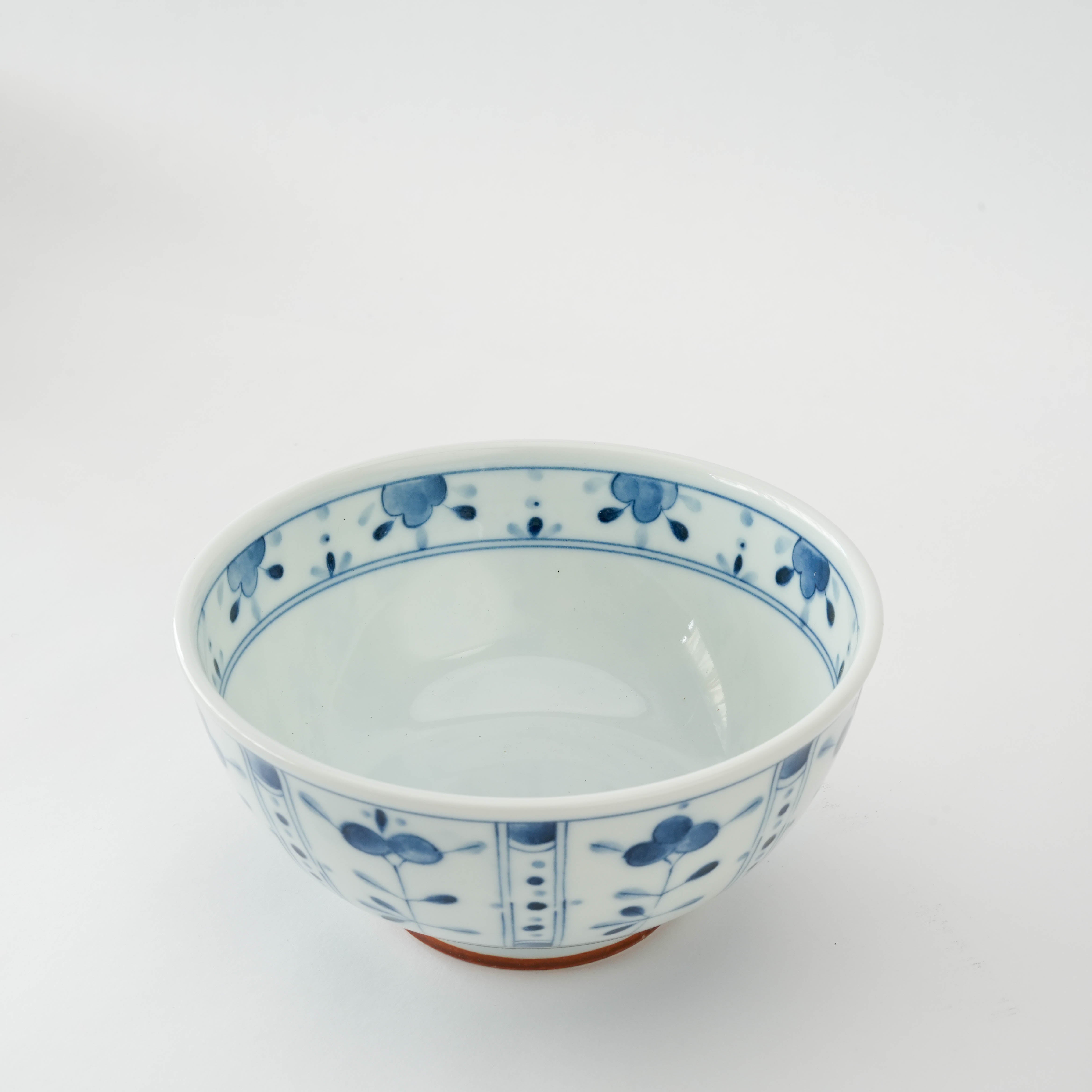 Elegant Mino Ware Donburi Bowl with inner and outer tachibana motifs, perfect for rice or noodle dishes in Japanese tableware style.