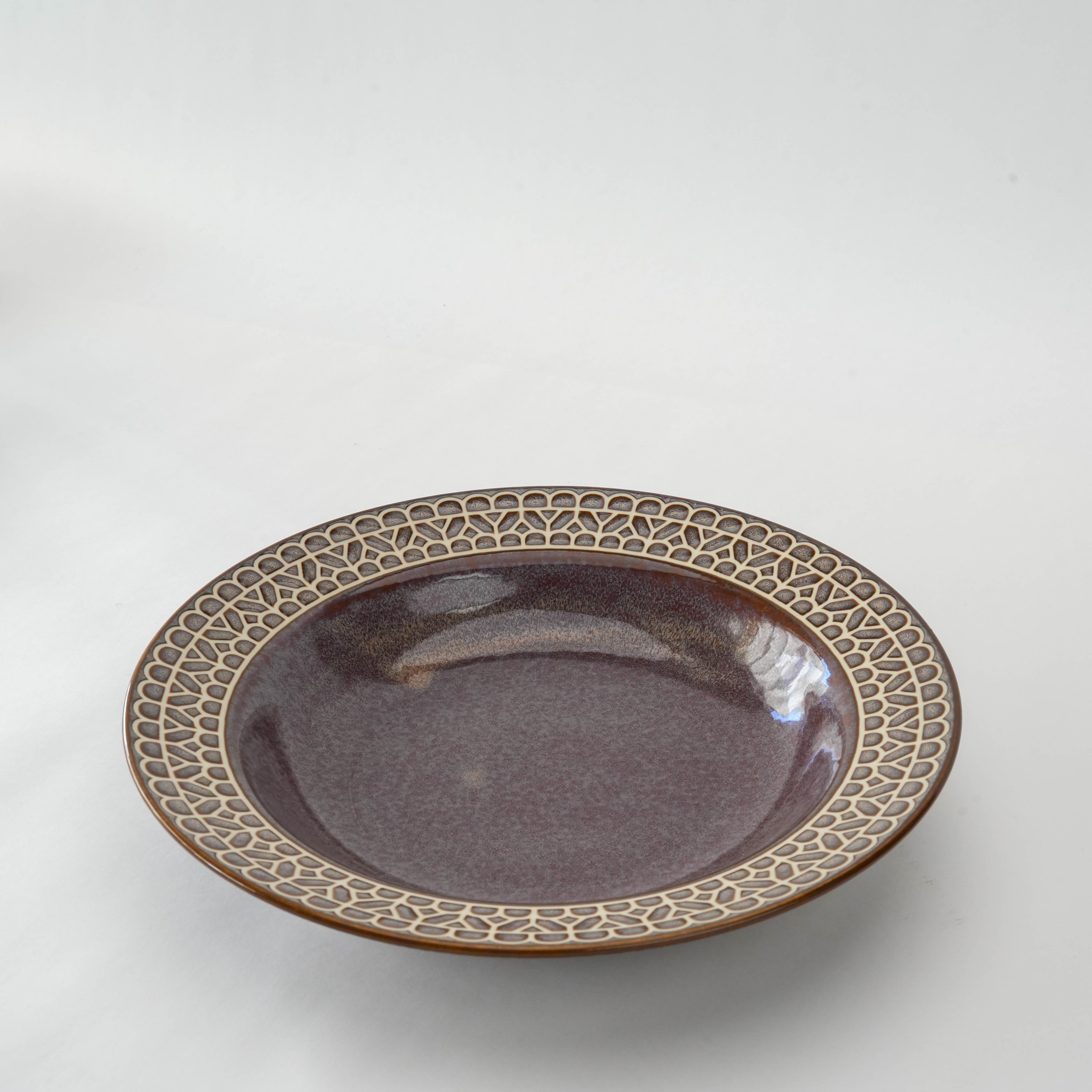 Elegant Mino Ware Lace Brown Rim Coupe Plate, 23.5 cm, perfect for serving pasta or salads with a decorative lace border design.