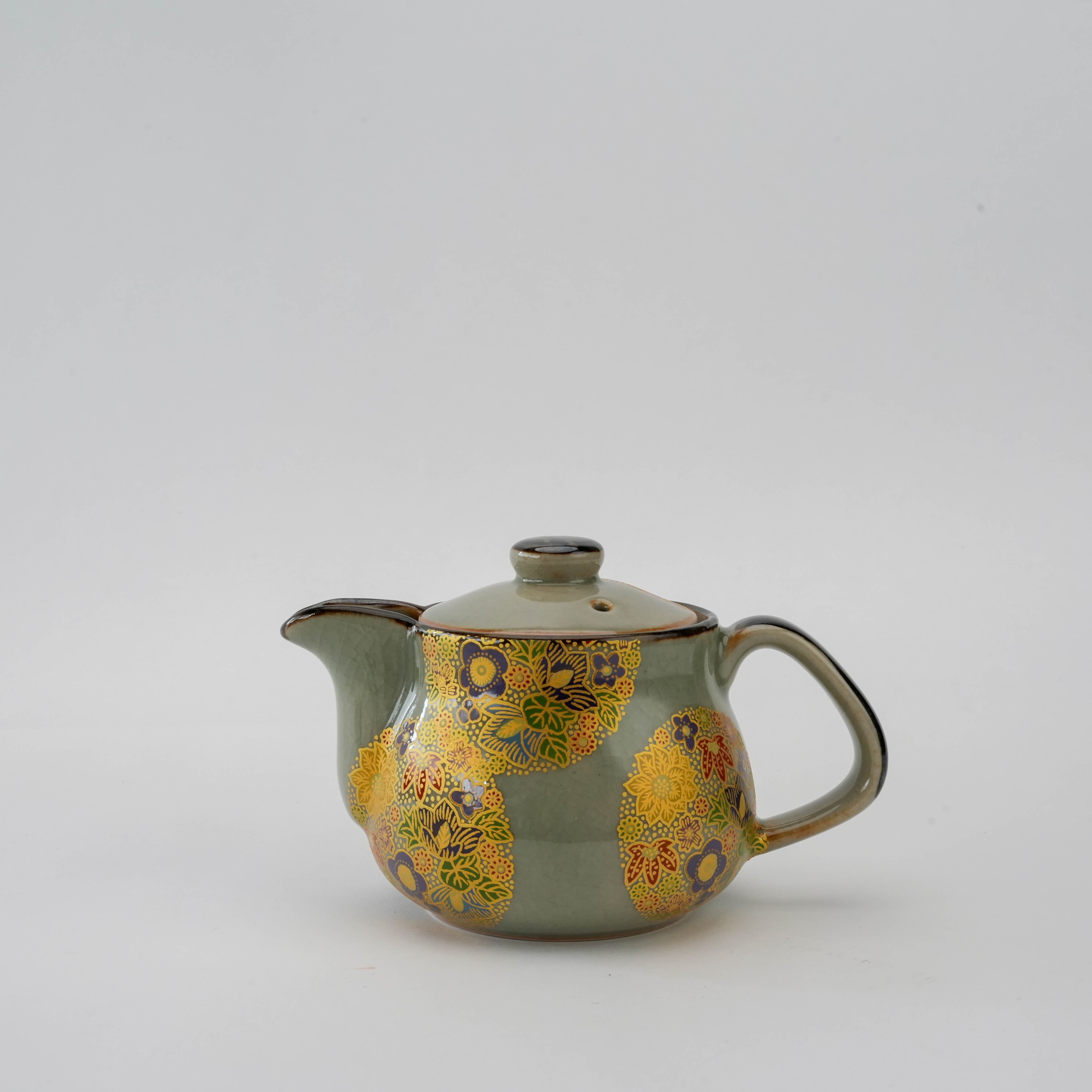 Kutani Teapot - Golden Floral Design with 250ml capacity, handcrafted in Japan. Features intricate medallions on a glazed ceramic body.