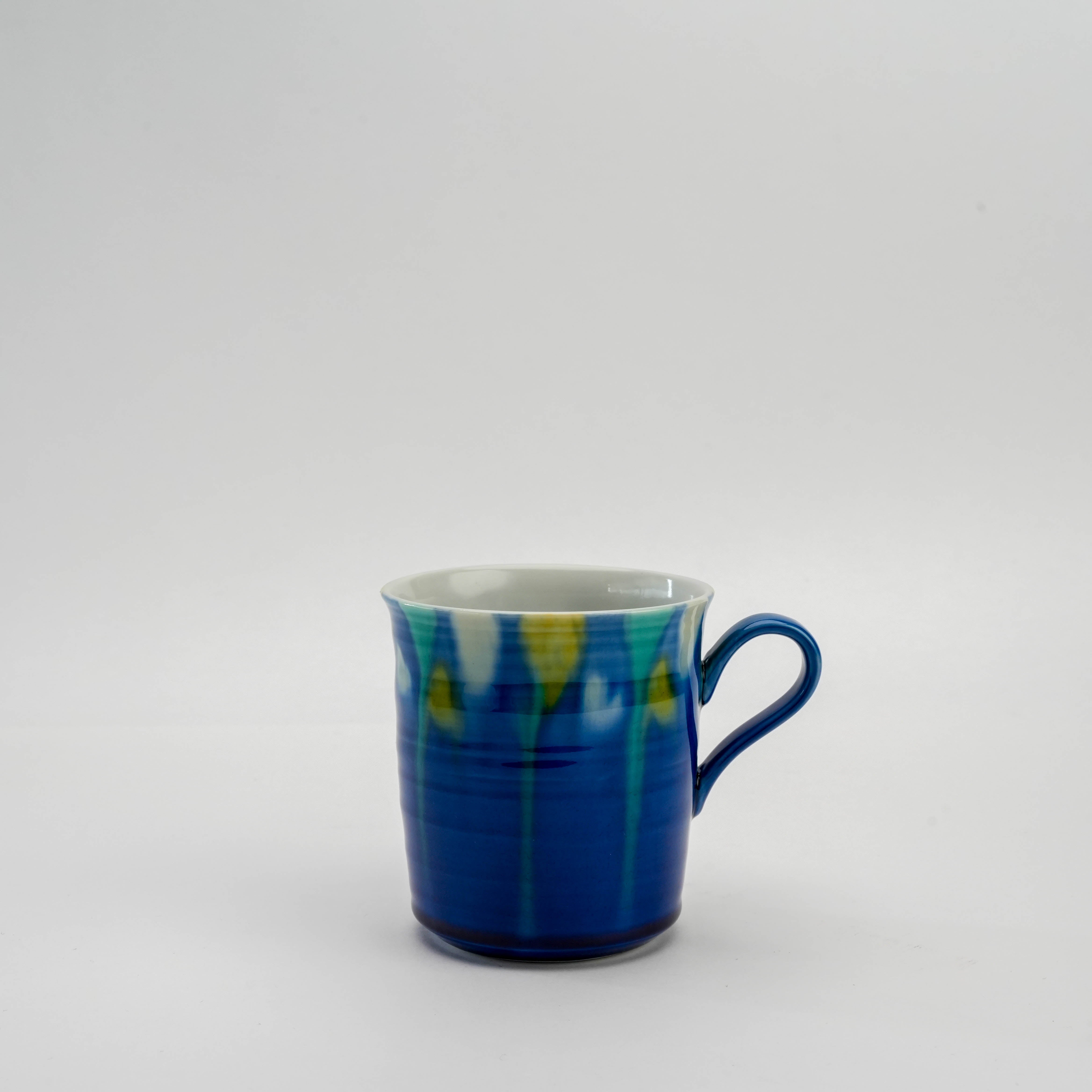 Kutani Mug - Kutani Ware Blue Gradient with cobalt glaze and green-yellow accents, 8.3×9 cm ceramic drinkware for tea or coffee.