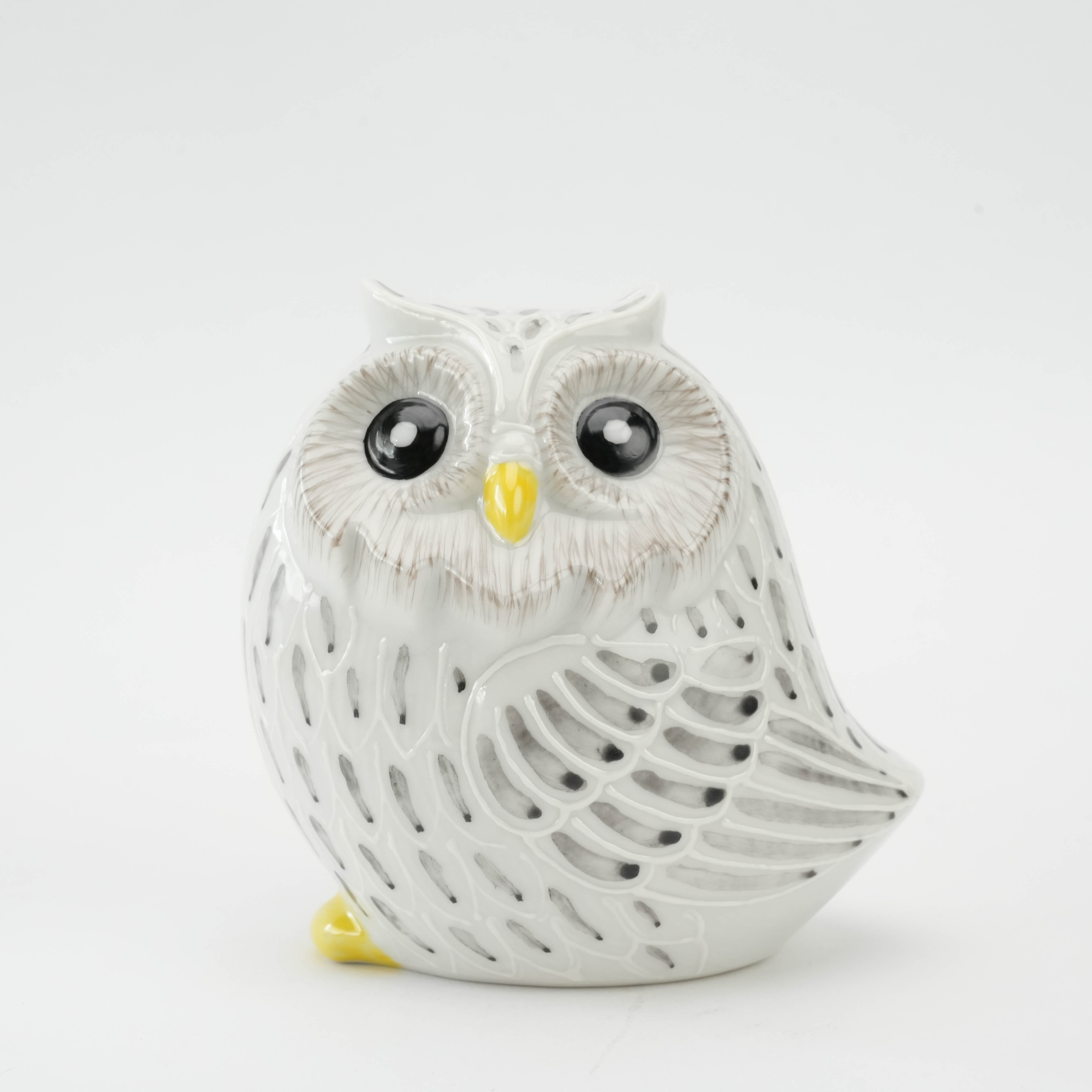 Close-up of Kutani Ware Owl Figurine showing intricate hand-painted eyes and feather patterns. A unique collectible for home and garden decor.